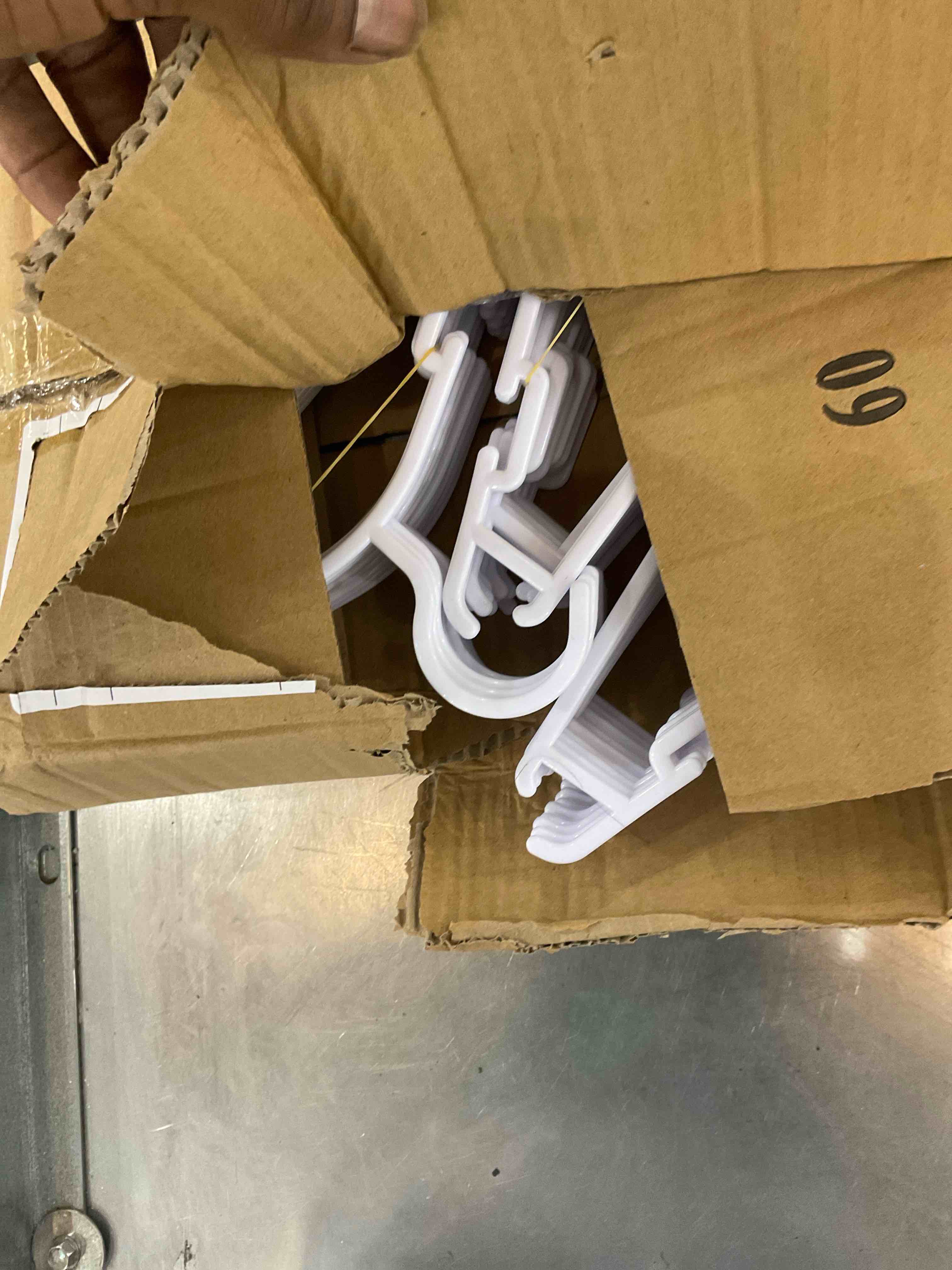 https://s3.amazonaws.com/lotting-images-prod/bidfta/EXS00698889_1697826375248.jpeg