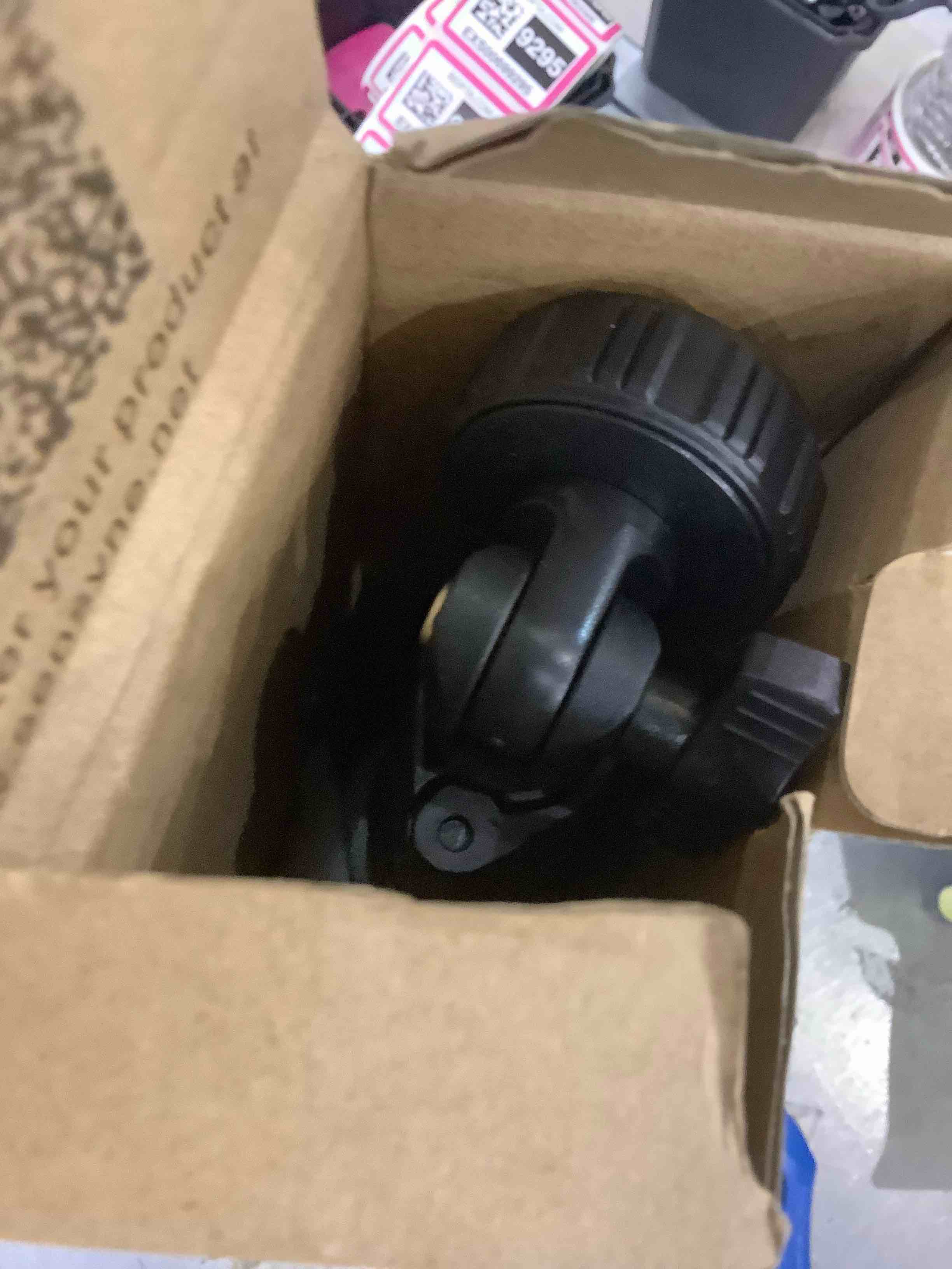 https://s3.amazonaws.com/lotting-images-prod/bidfta/EXS00699282_1697730295570.jpeg