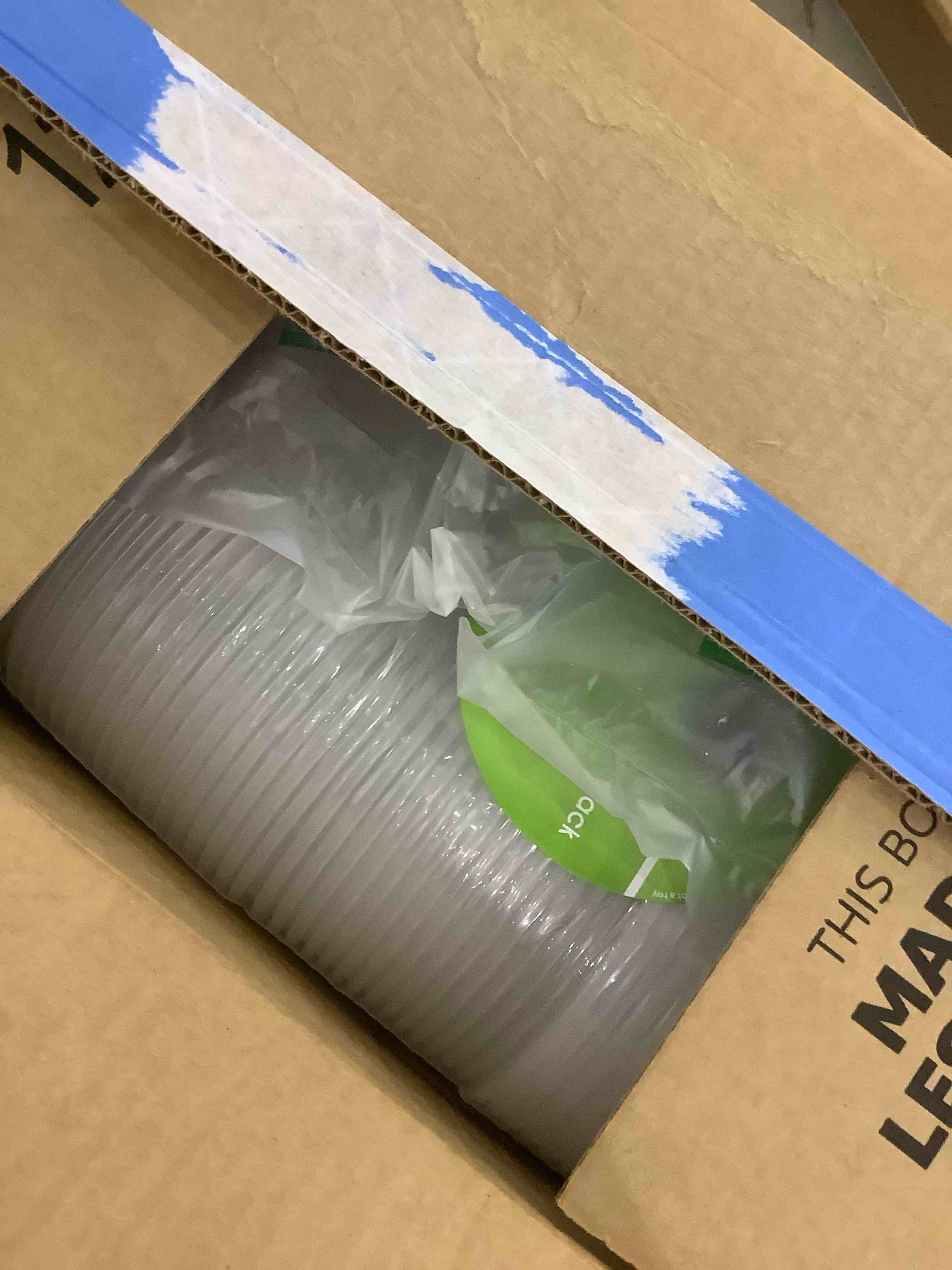 https://s3.amazonaws.com/lotting-images-prod/bidfta/EXS00699328_1697739842171.jpeg