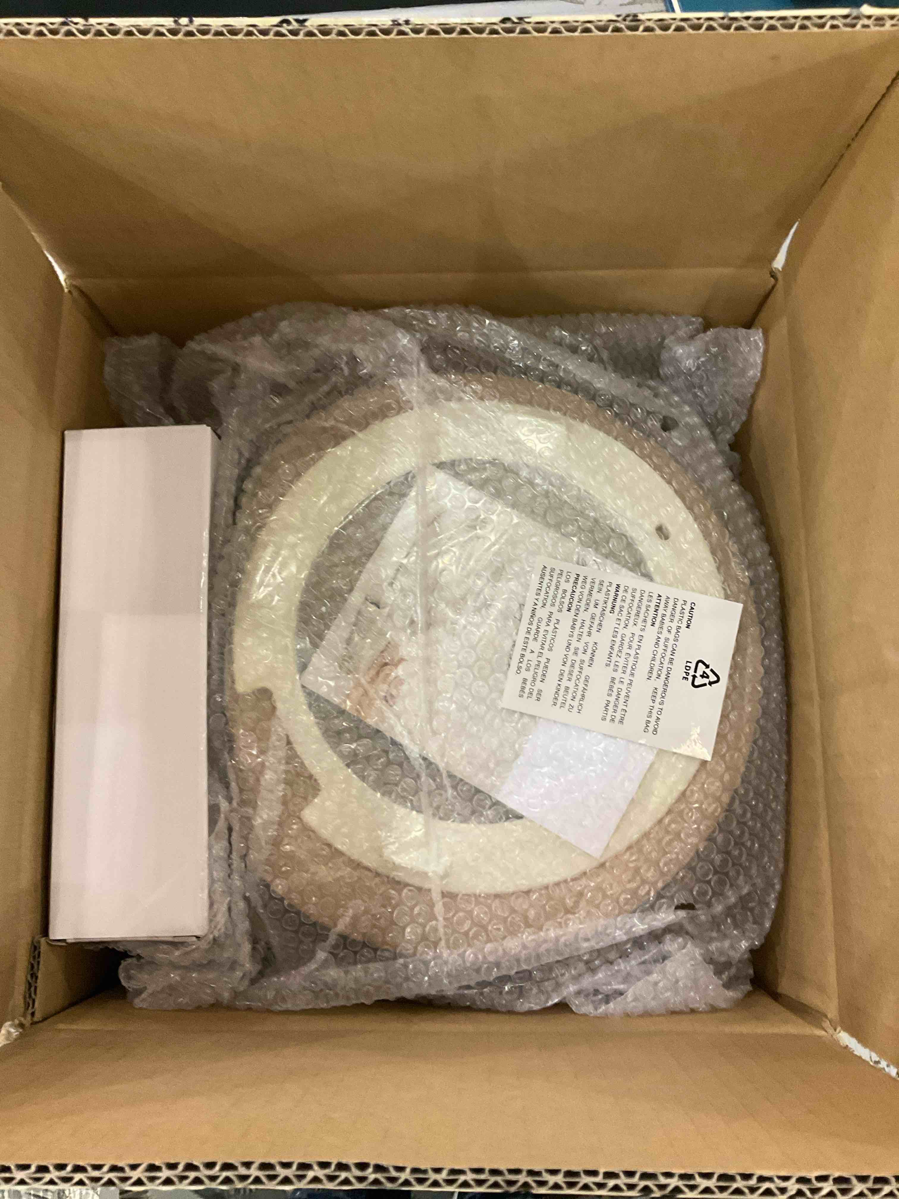 https://s3.amazonaws.com/lotting-images-prod/bidfta/EXS00699889_1697742479892.jpeg