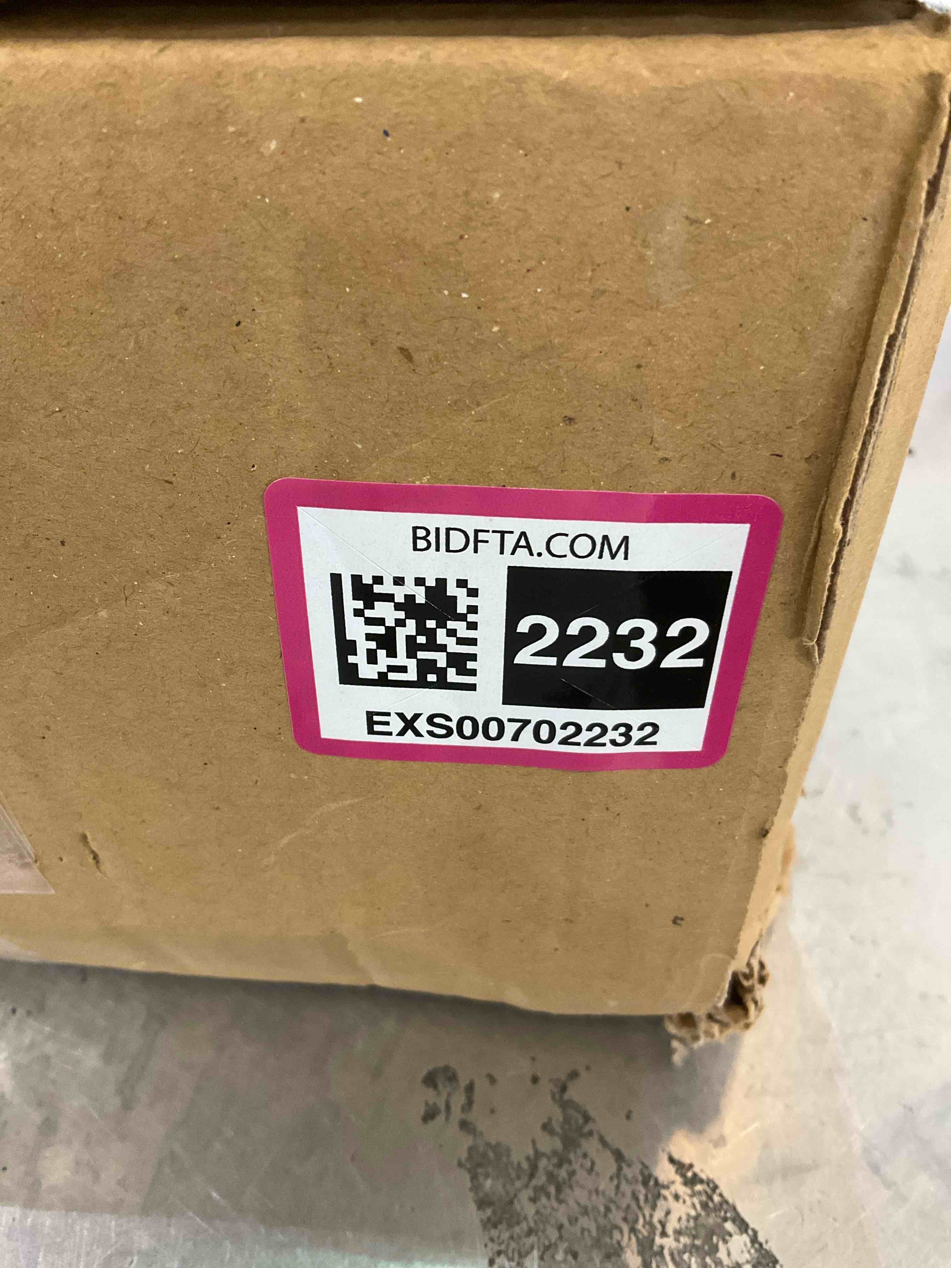 https://s3.amazonaws.com/lotting-images-prod/bidfta/EXS00702232_1707155985592.jpeg