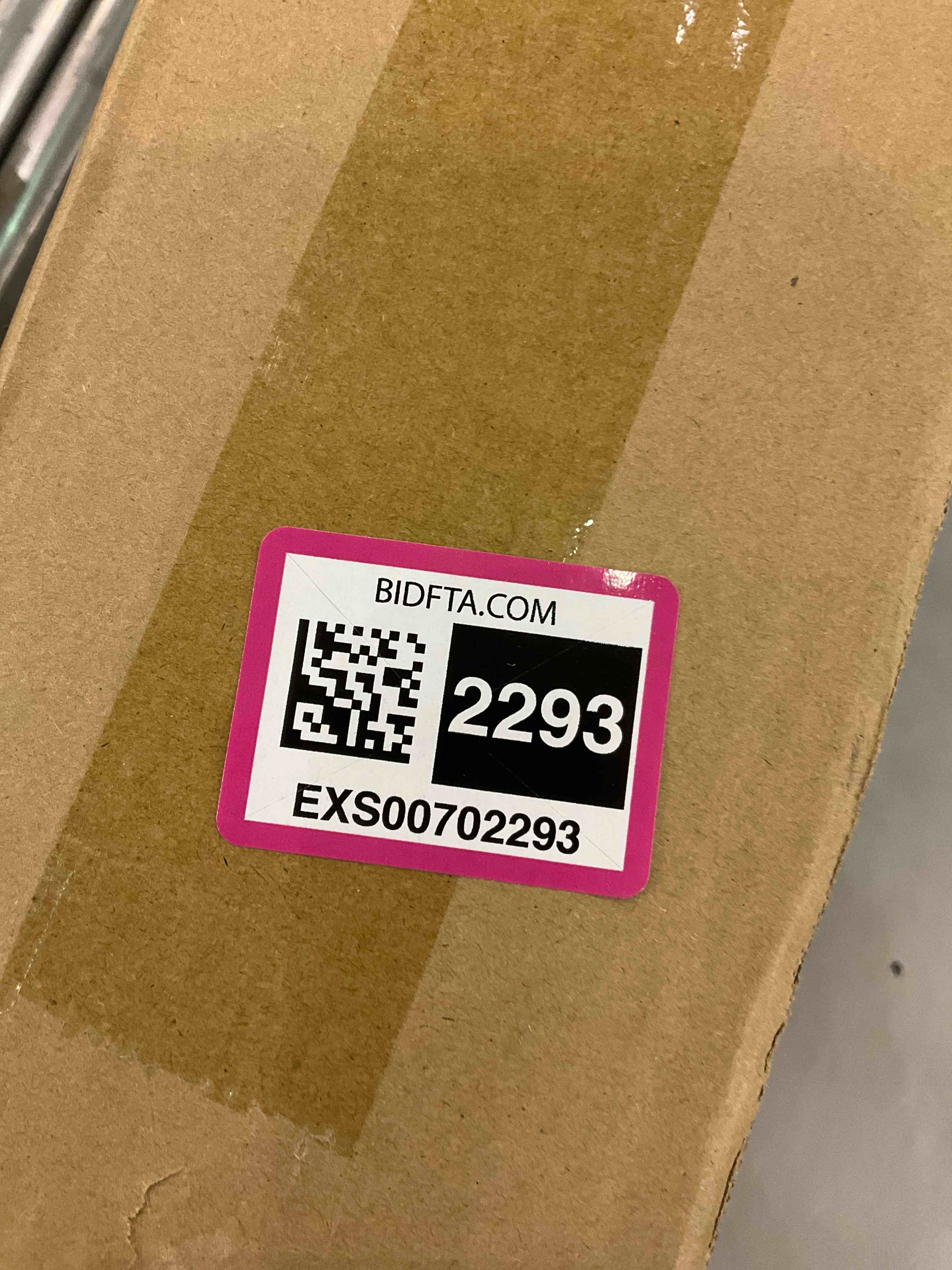 https://s3.amazonaws.com/lotting-images-prod/bidfta/EXS00702293_1707224279377.jpeg