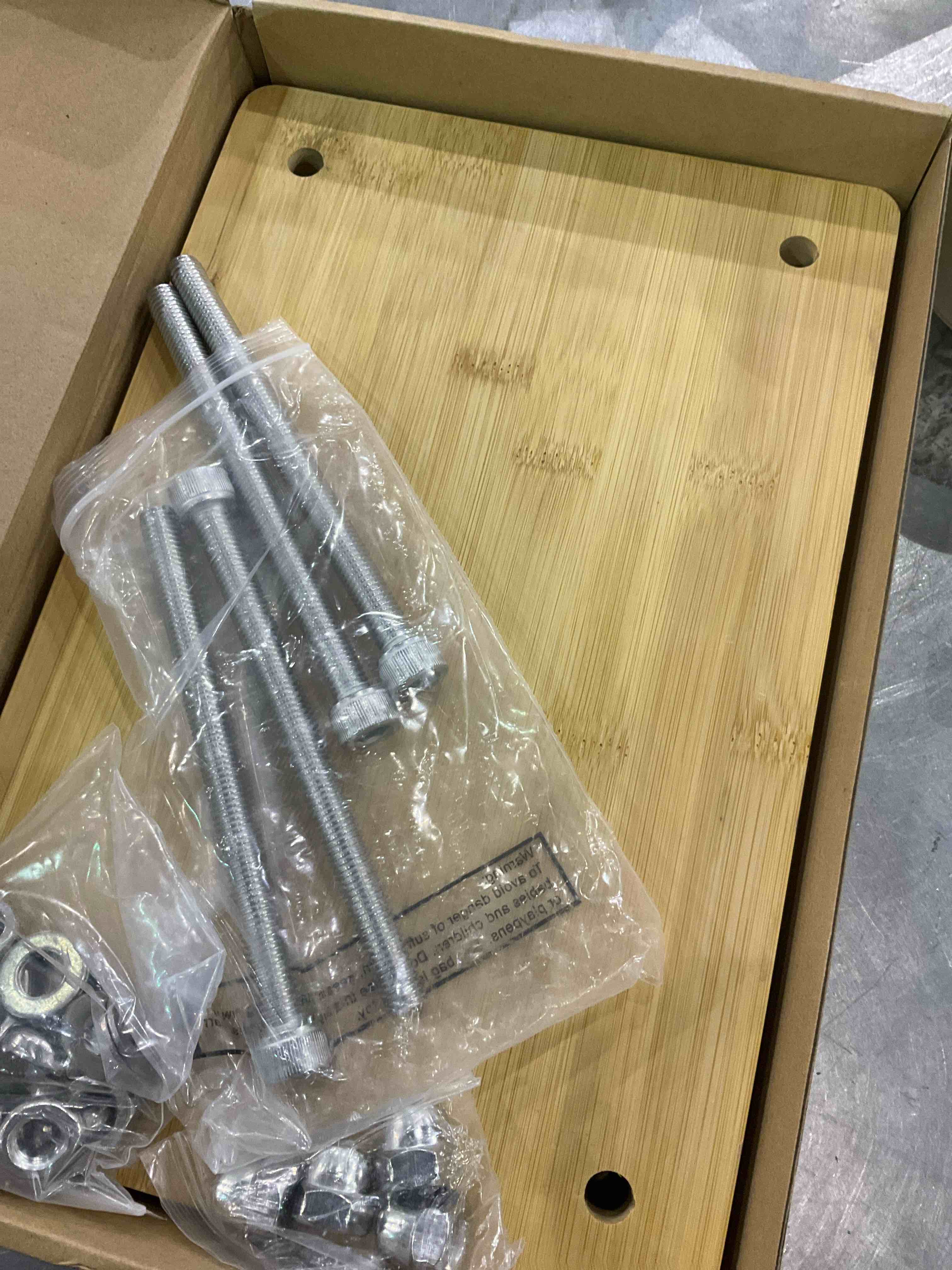 https://s3.amazonaws.com/lotting-images-prod/bidfta/EXS00703928_1708605043476.jpeg