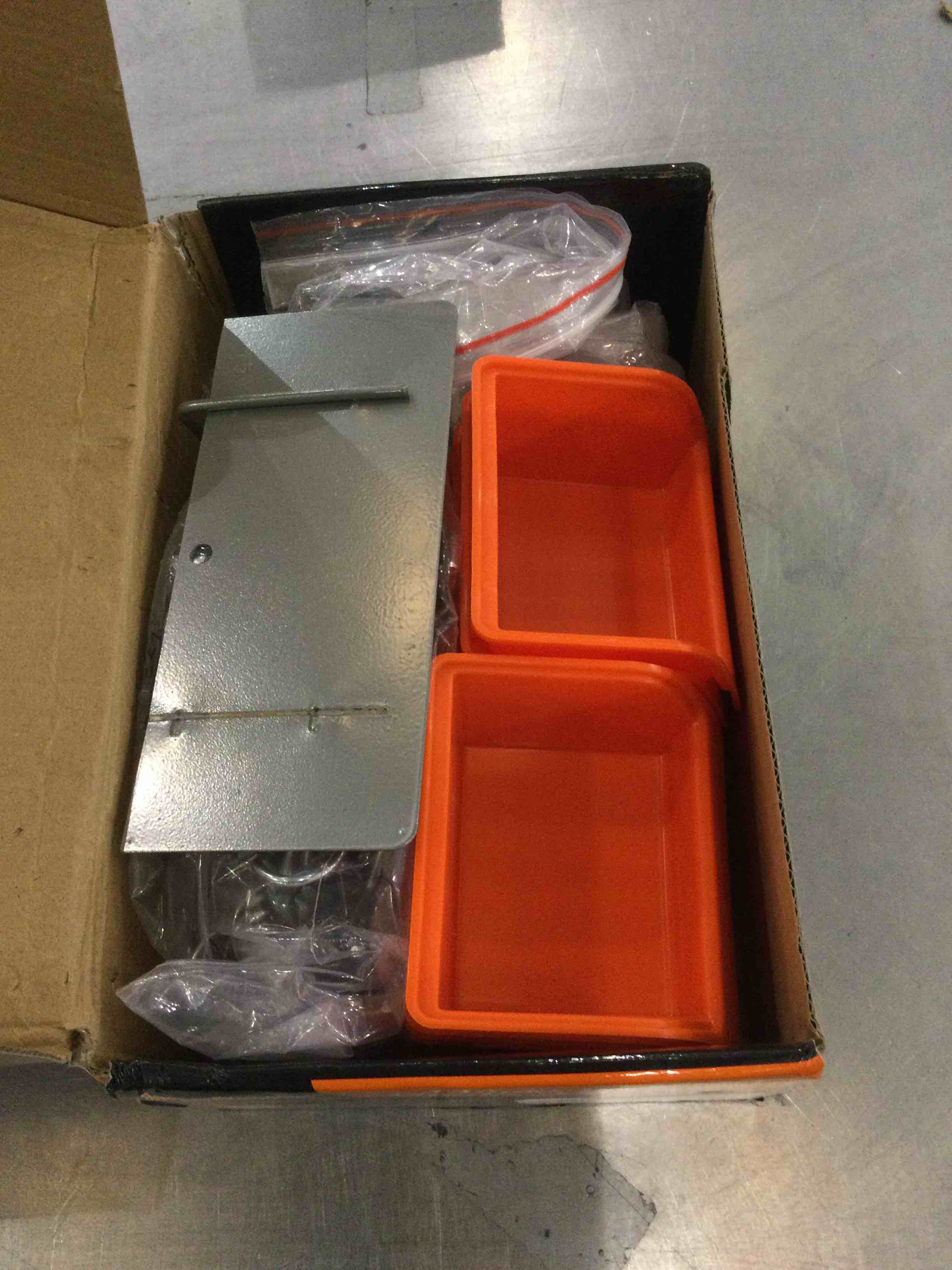 https://s3.amazonaws.com/lotting-images-prod/bidfta/EXS00710045_1702916708195.jpeg