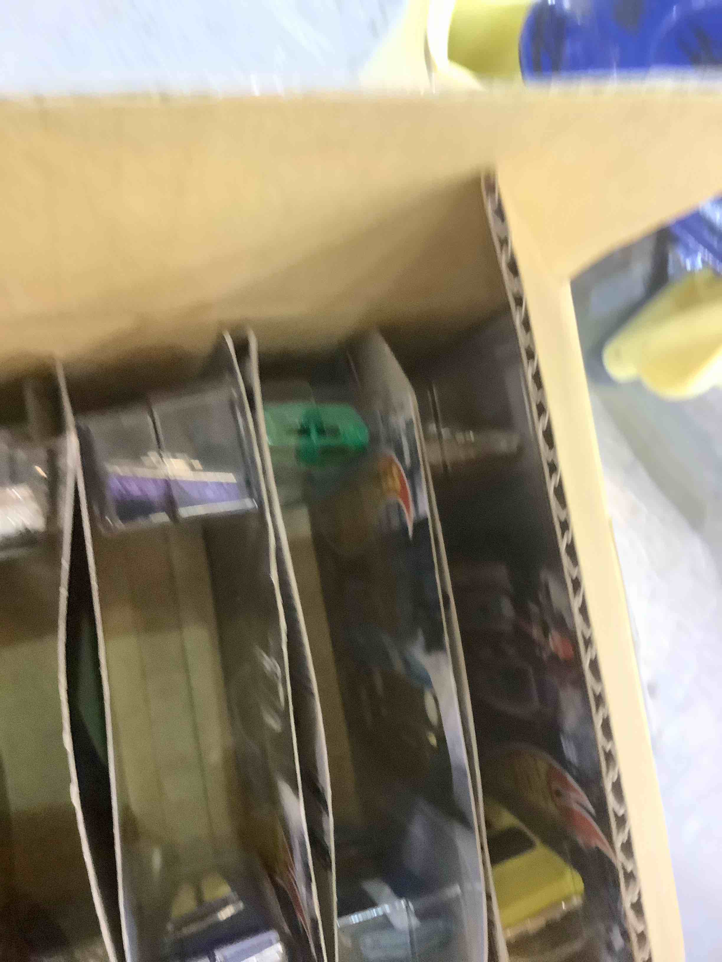 https://s3.amazonaws.com/lotting-images-prod/bidfta/EXS00711137_1702398266717.jpeg