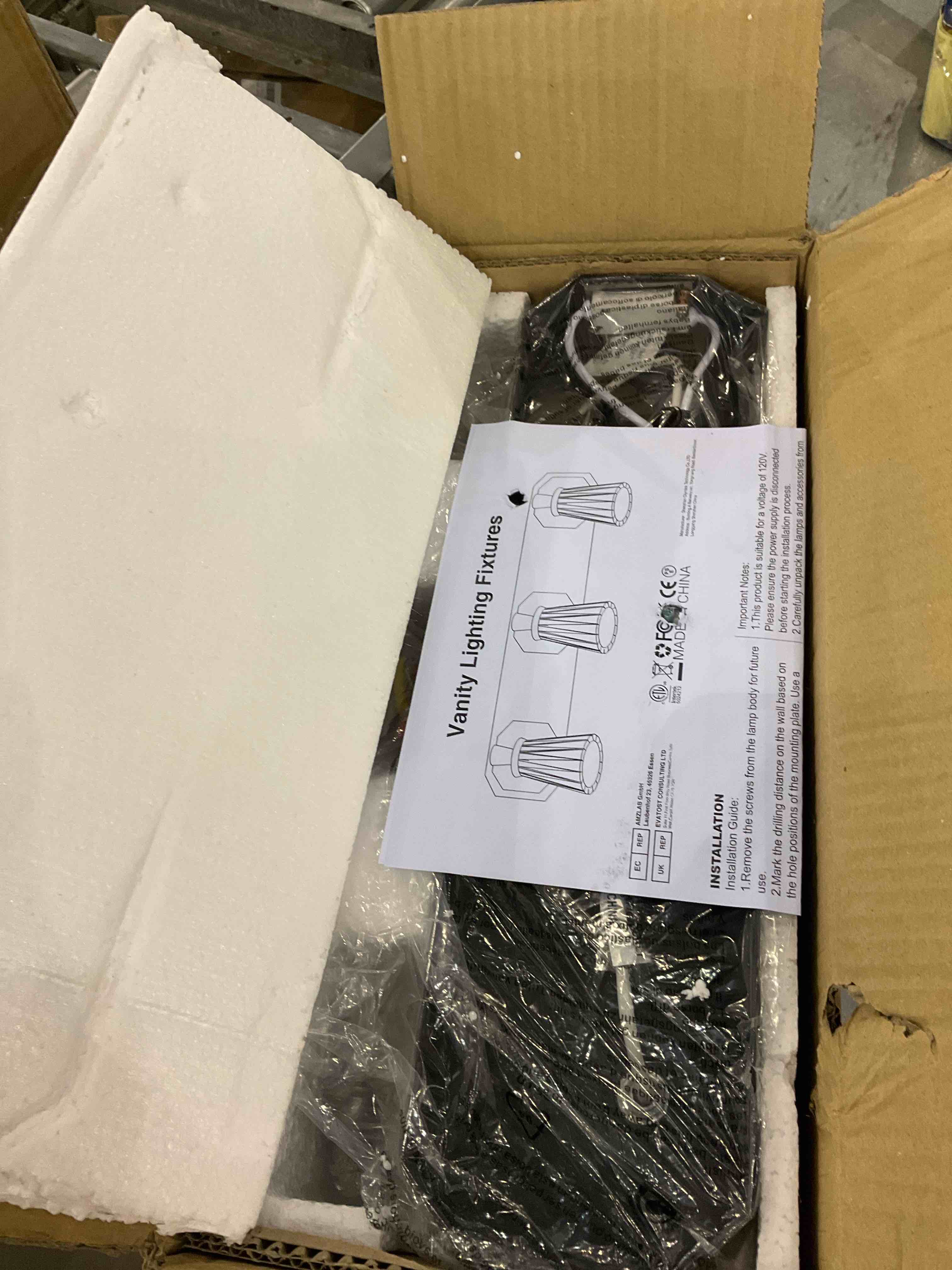 https://s3.amazonaws.com/lotting-images-prod/bidfta/EXS00711563_1702559623701.jpeg