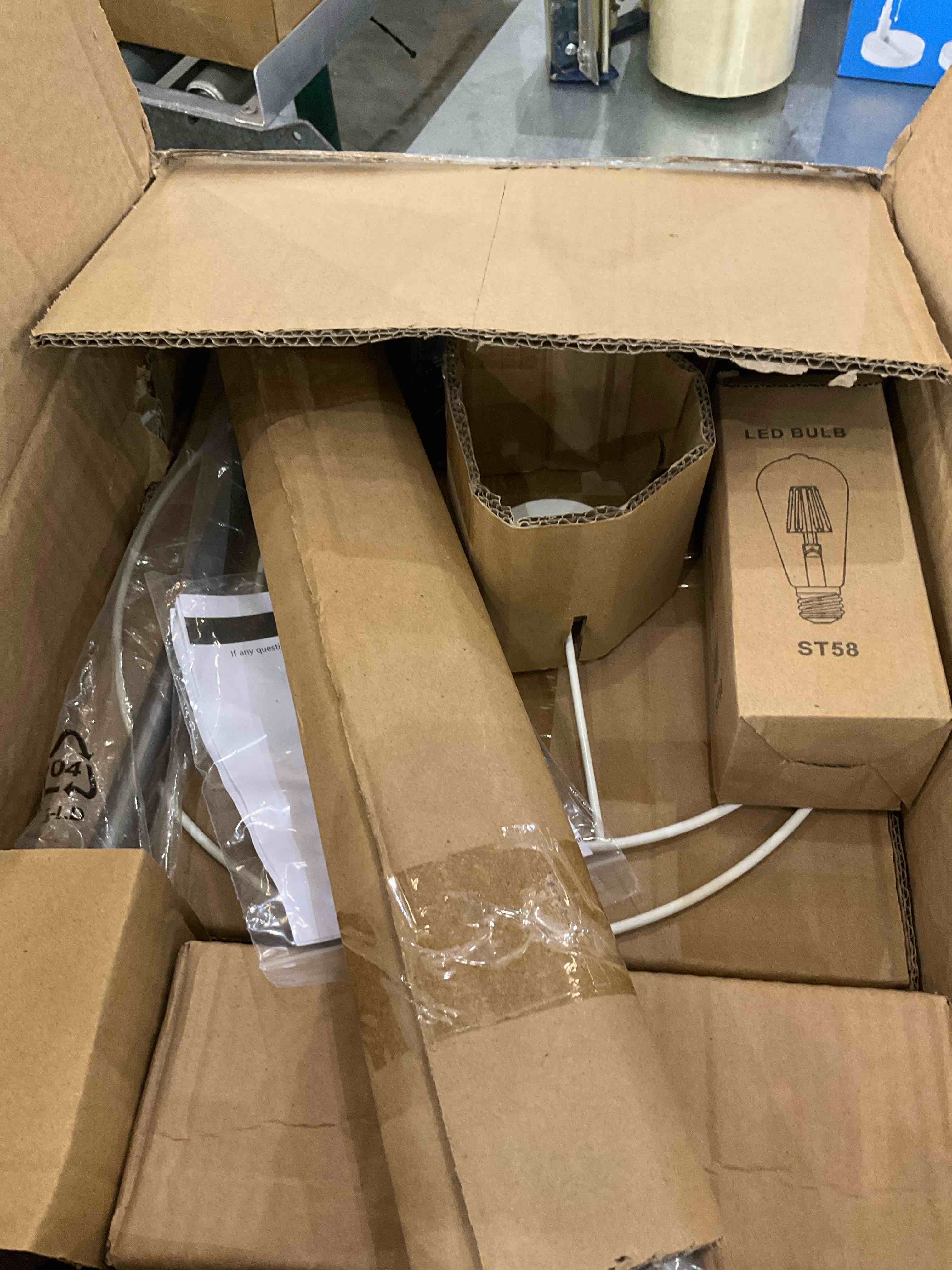 https://s3.amazonaws.com/lotting-images-prod/bidfta/EXS00711686_1702579197419.jpeg