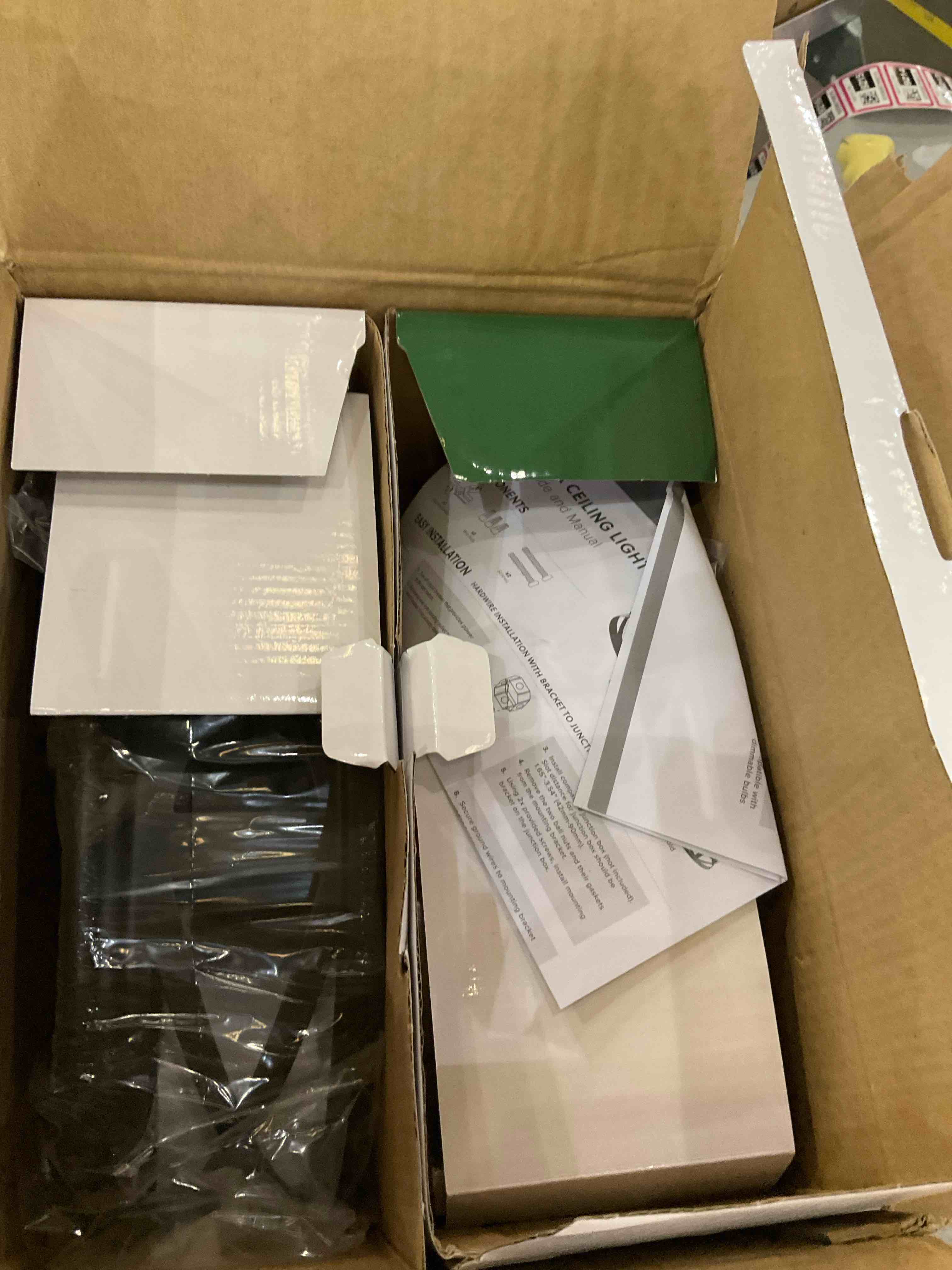 https://s3.amazonaws.com/lotting-images-prod/bidfta/EXS00711877_1702665598369.jpeg