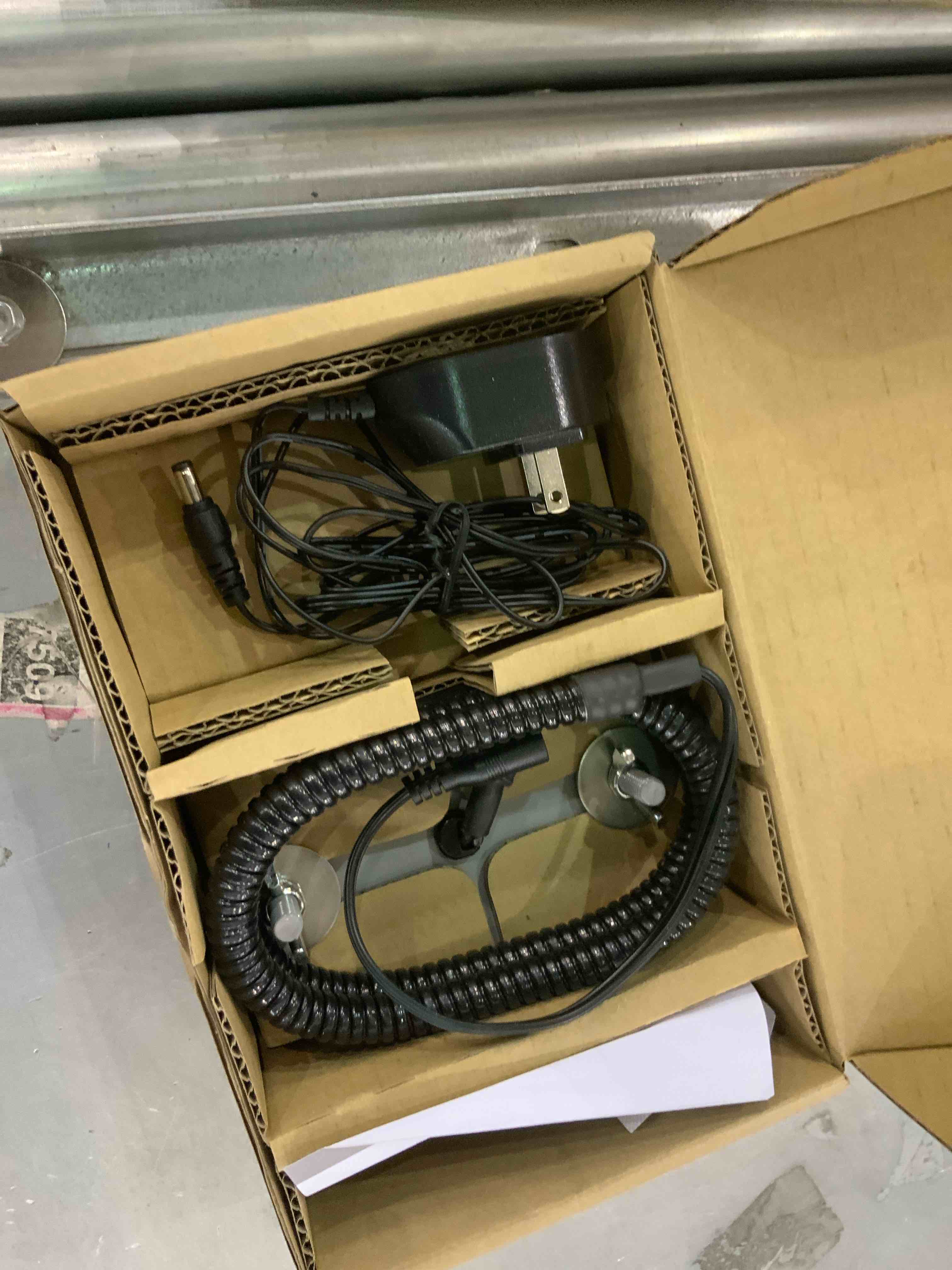 https://s3.amazonaws.com/lotting-images-prod/bidfta/EXS00712177_1702644744074.jpeg