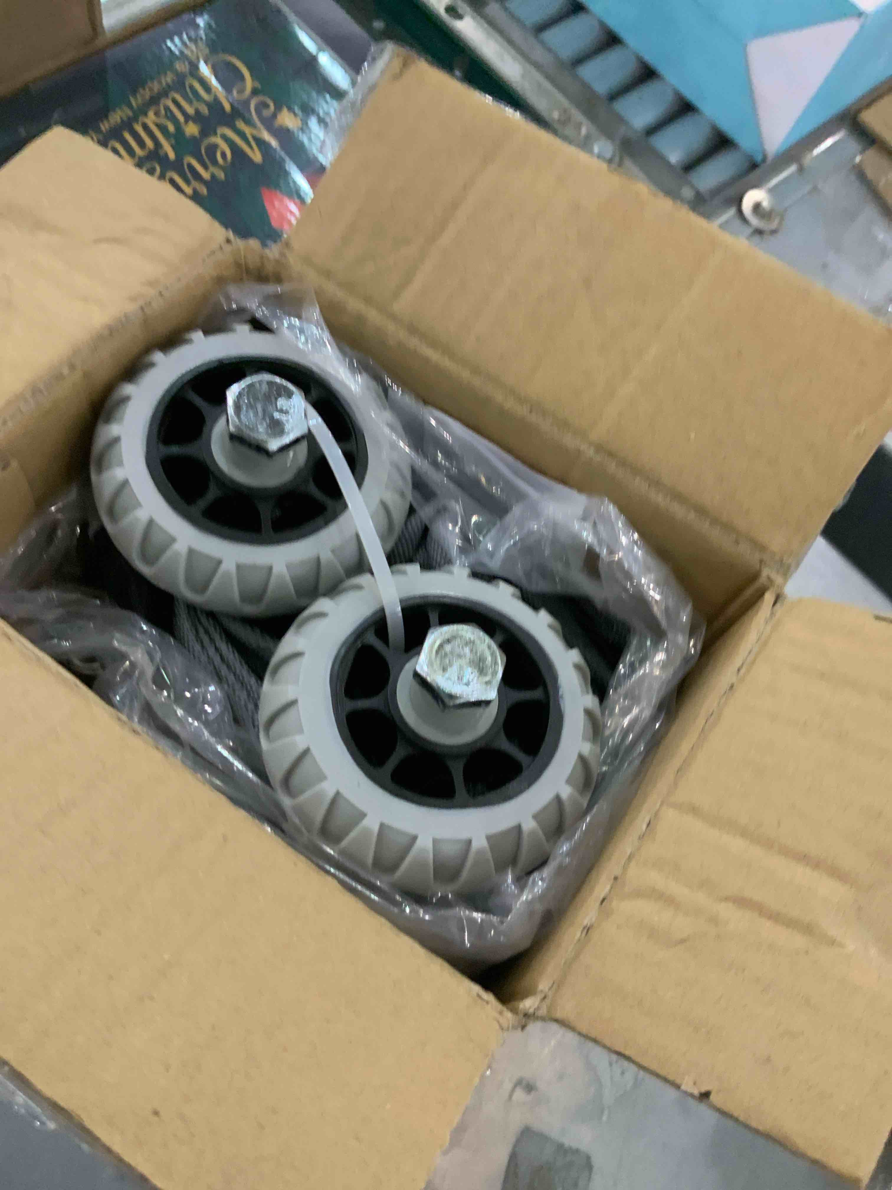 https://s3.amazonaws.com/lotting-images-prod/bidfta/EXS00712259_1702654456424.jpeg
