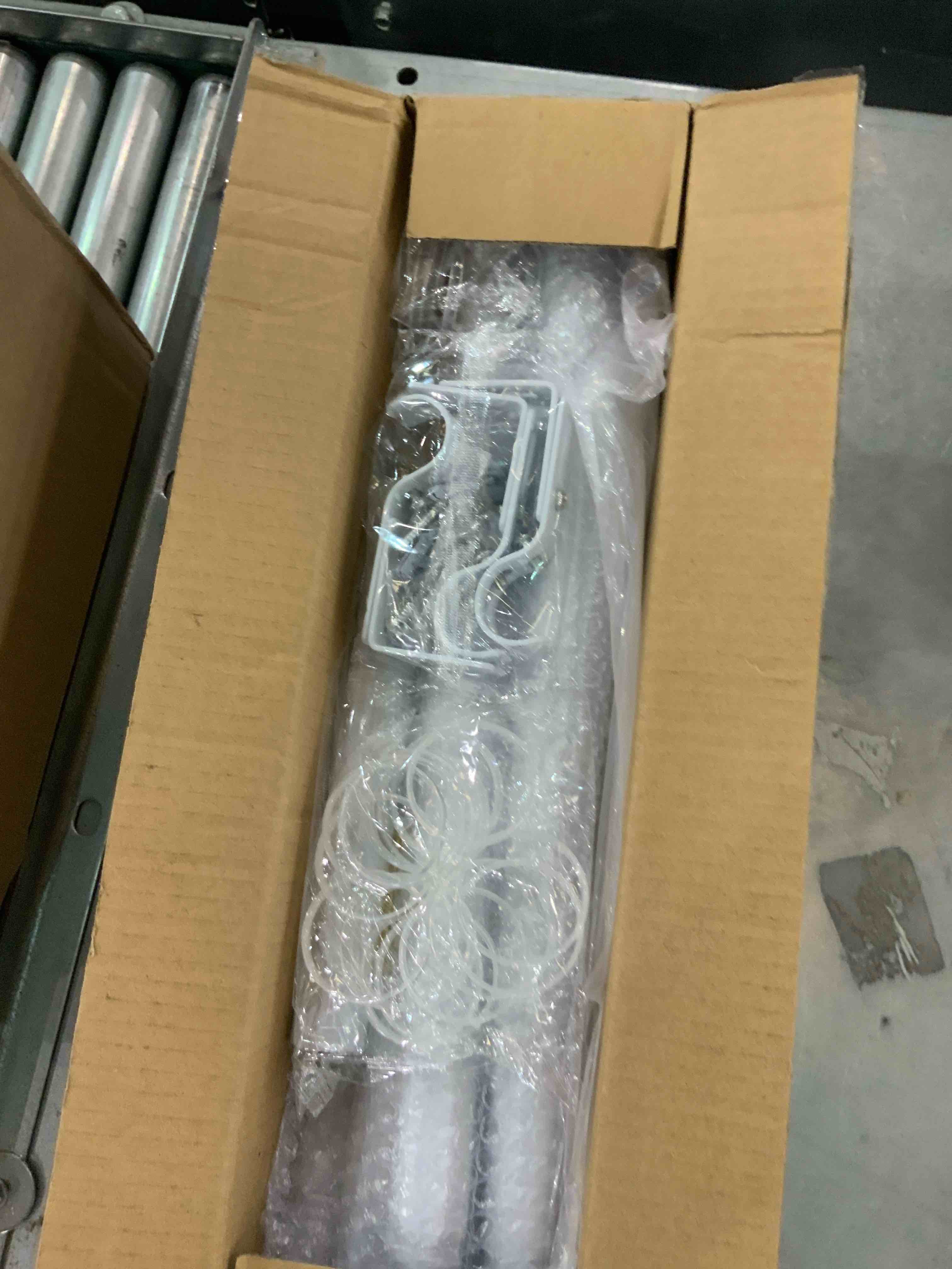 https://s3.amazonaws.com/lotting-images-prod/bidfta/EXS00712260_1702654575715.jpeg