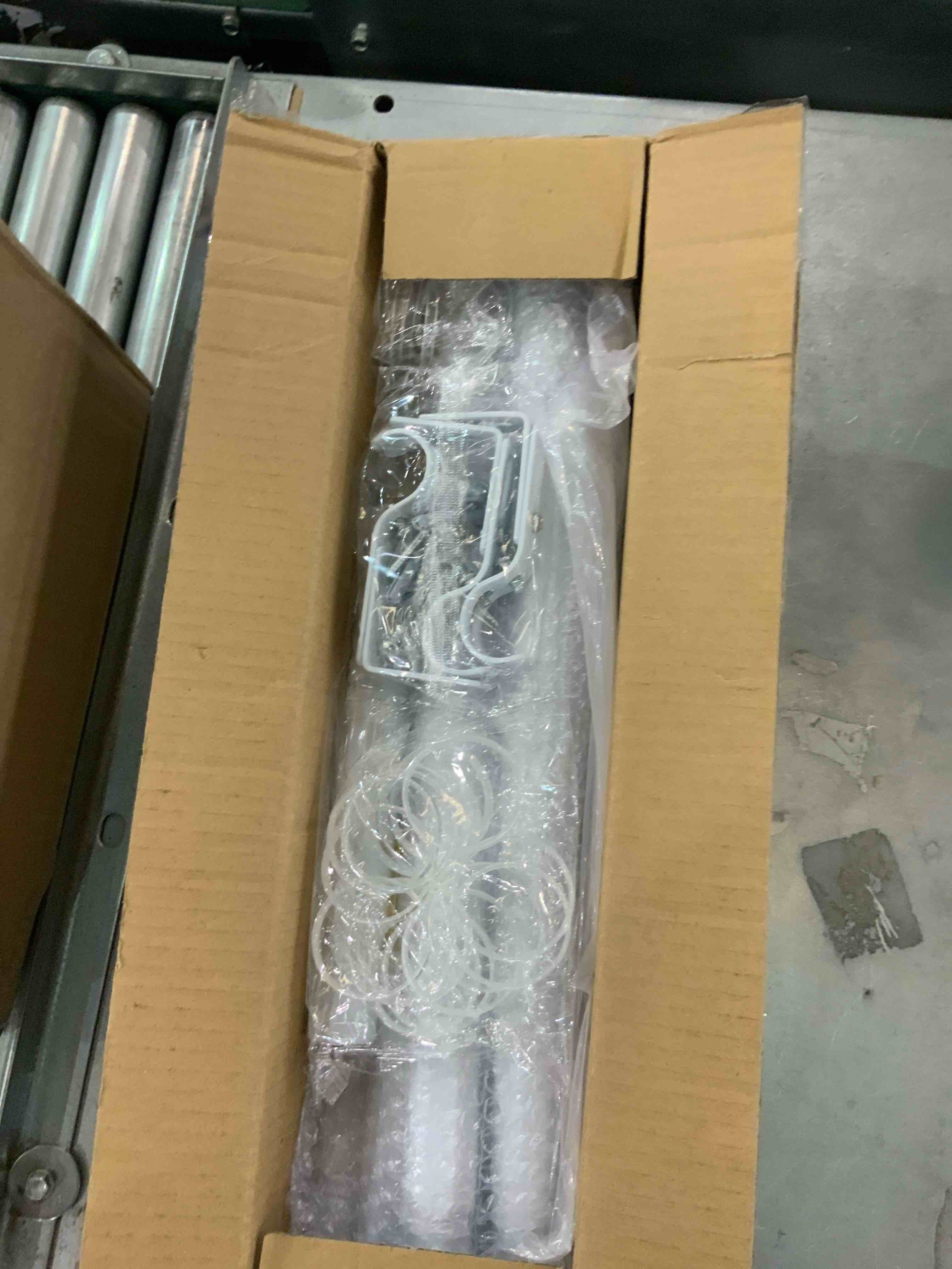 https://s3.amazonaws.com/lotting-images-prod/bidfta/EXS00712260_1702654576781.jpeg