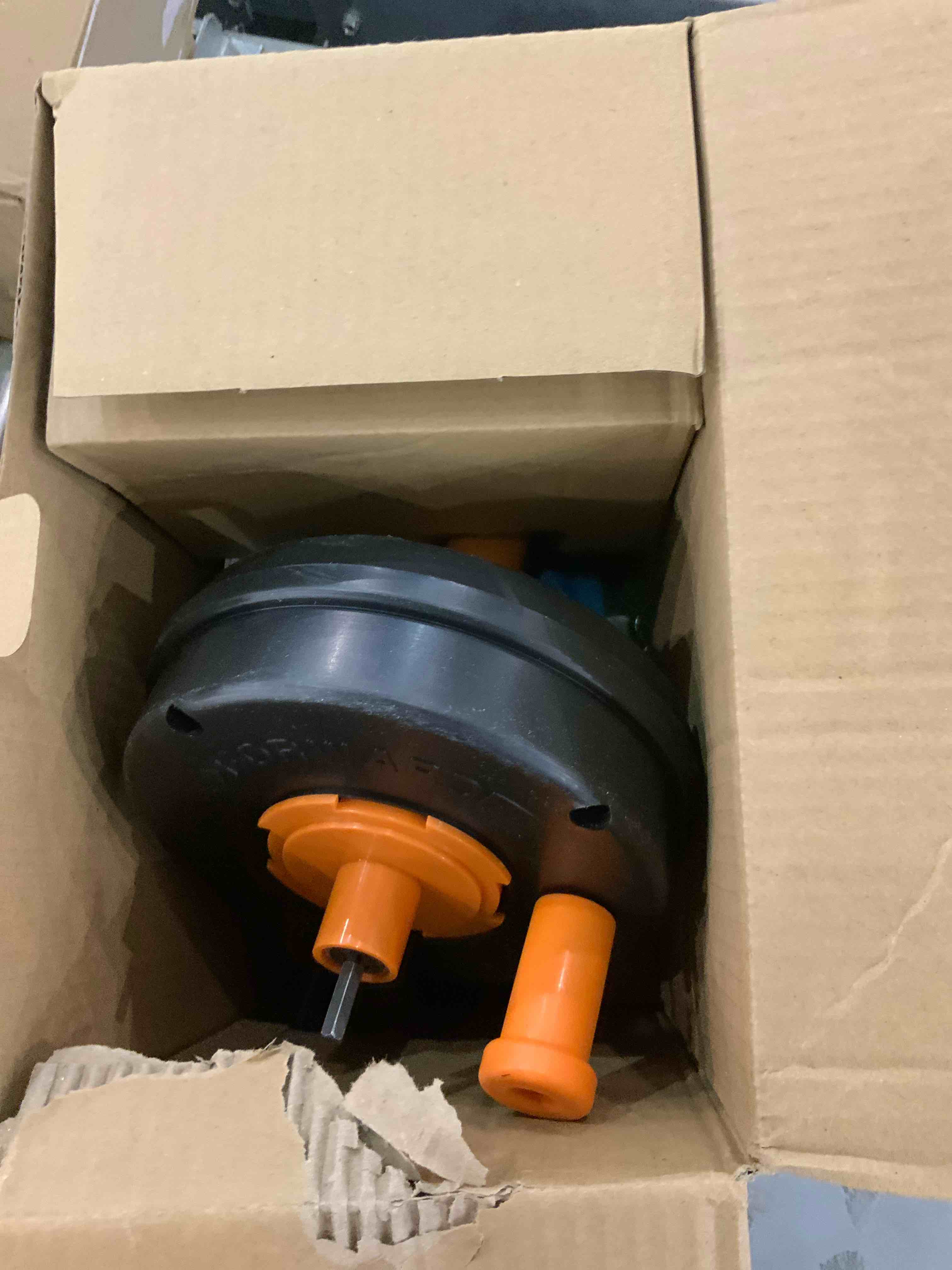 https://s3.amazonaws.com/lotting-images-prod/bidfta/EXS00712389_1702900923442.jpeg
