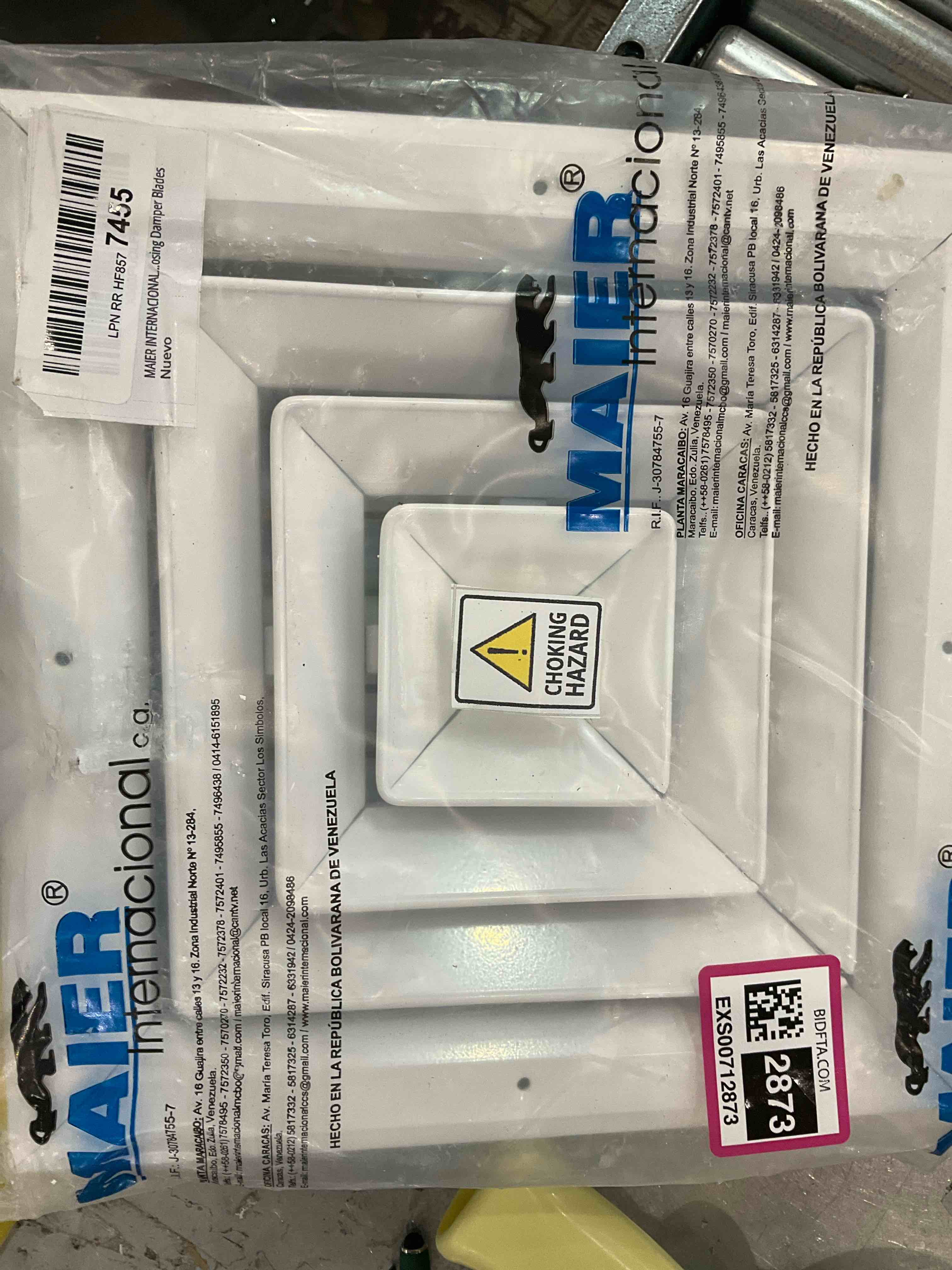 https://s3.amazonaws.com/lotting-images-prod/bidfta/EXS00712873_1702998373135.jpeg