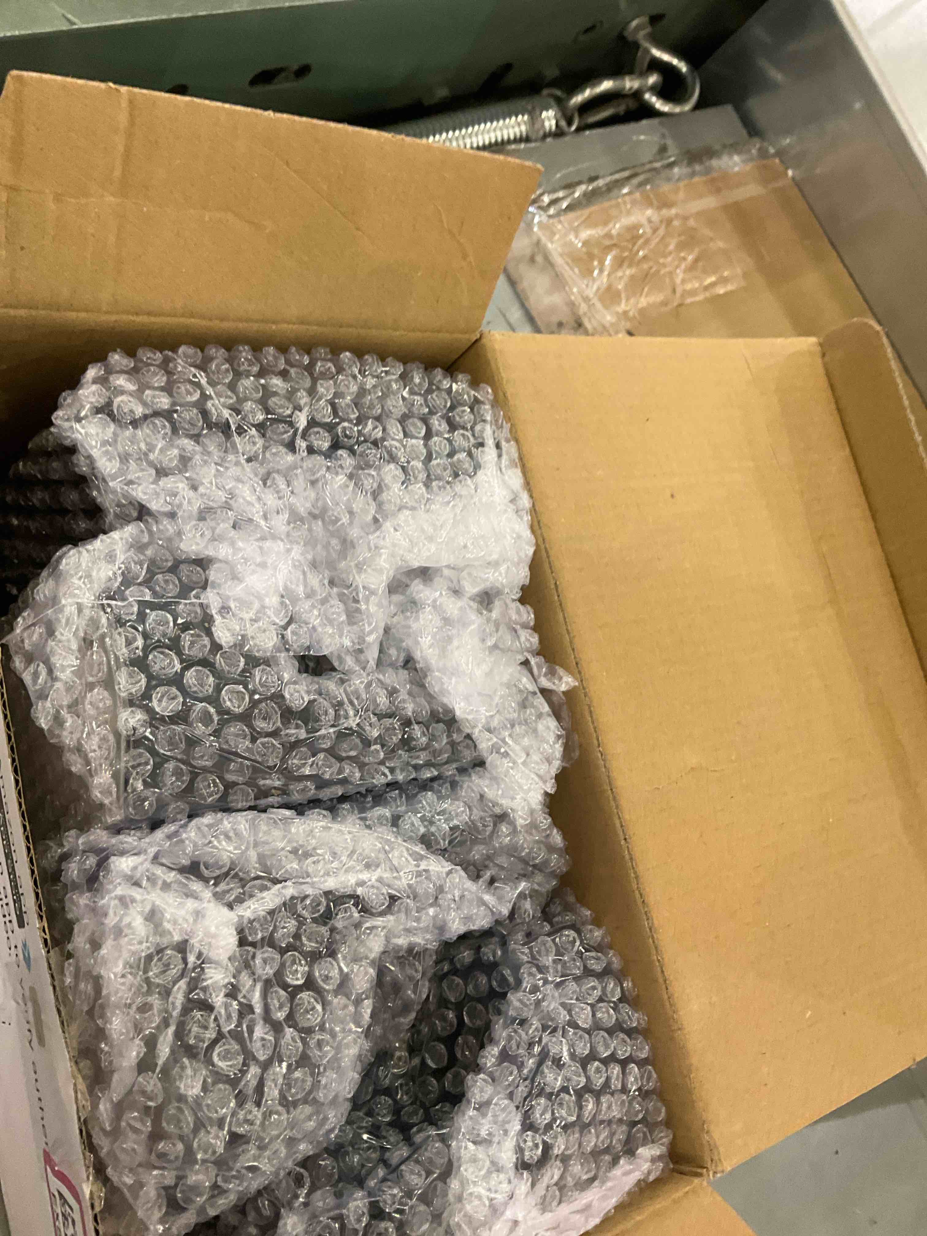 https://s3.amazonaws.com/lotting-images-prod/bidfta/EXS00713005_1702663569425.jpeg