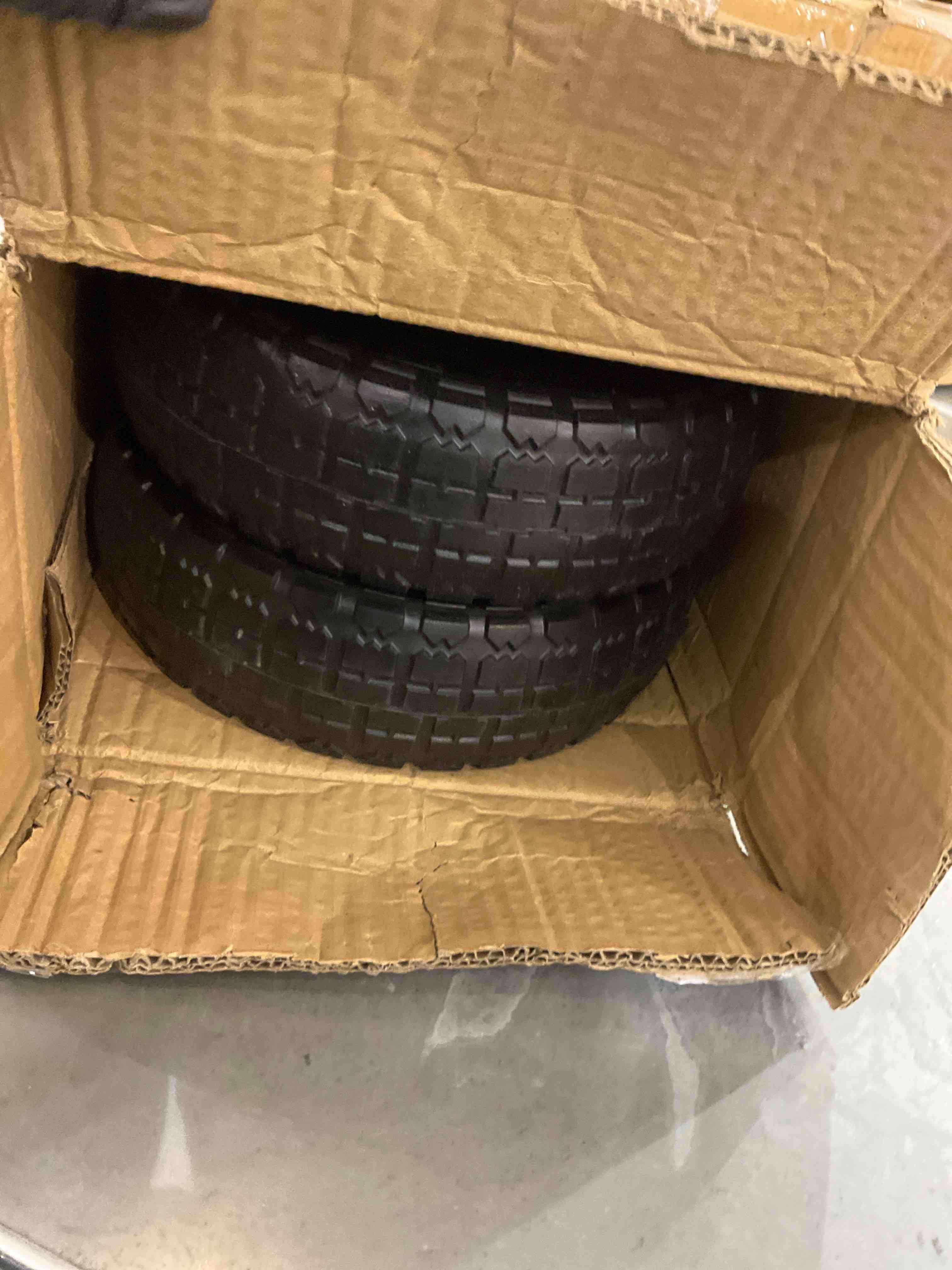 https://s3.amazonaws.com/lotting-images-prod/bidfta/EXS00713048_1702670613479.jpeg