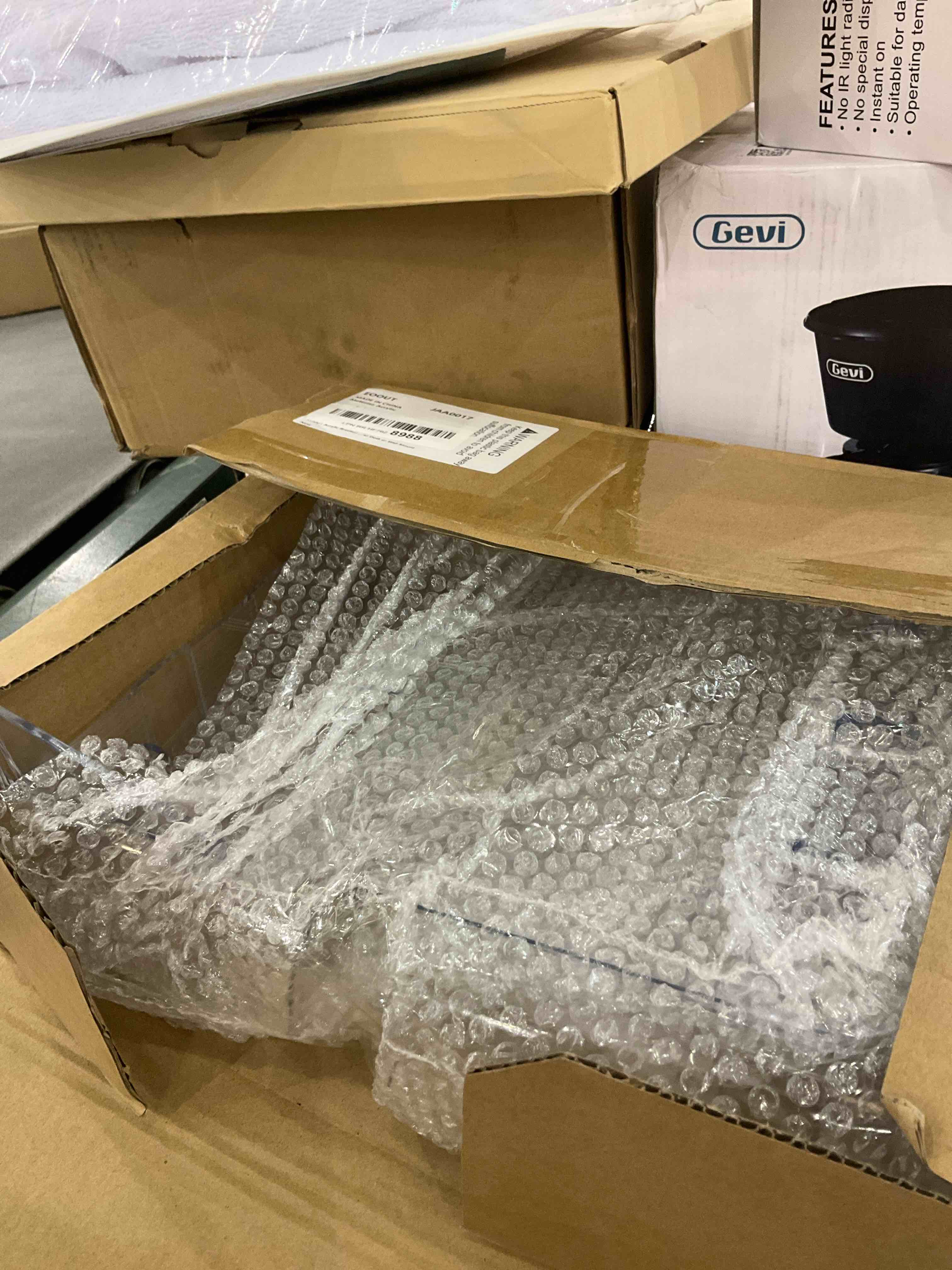 https://s3.amazonaws.com/lotting-images-prod/bidfta/EXS00713238_1702924609401.jpeg