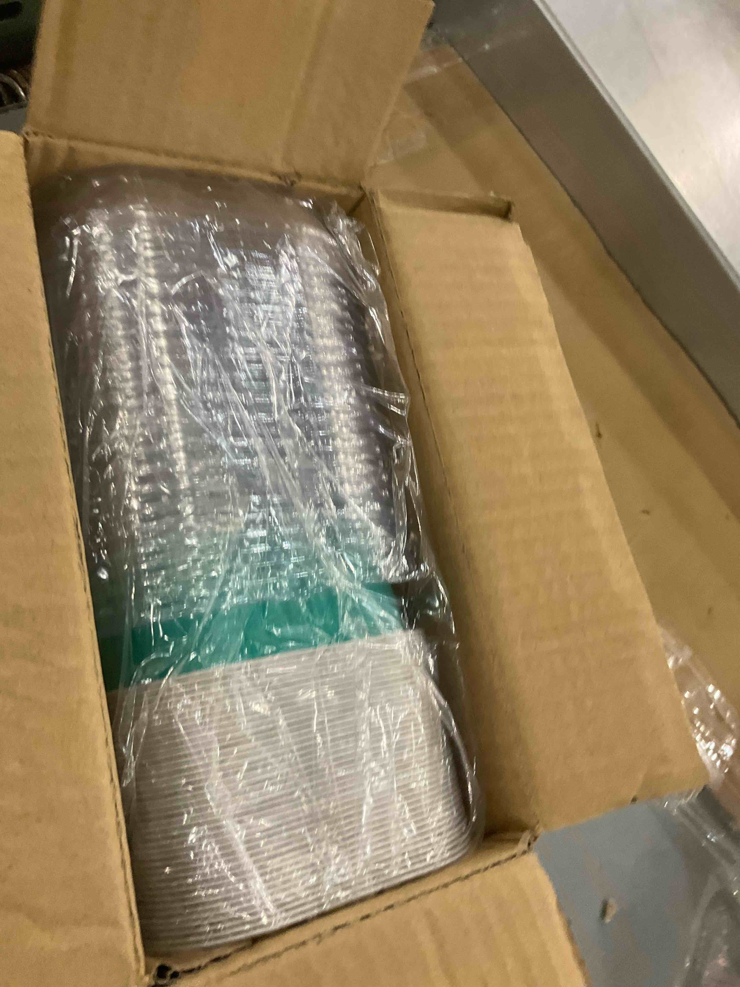 https://s3.amazonaws.com/lotting-images-prod/bidfta/EXS00713340_1702997310722.jpeg