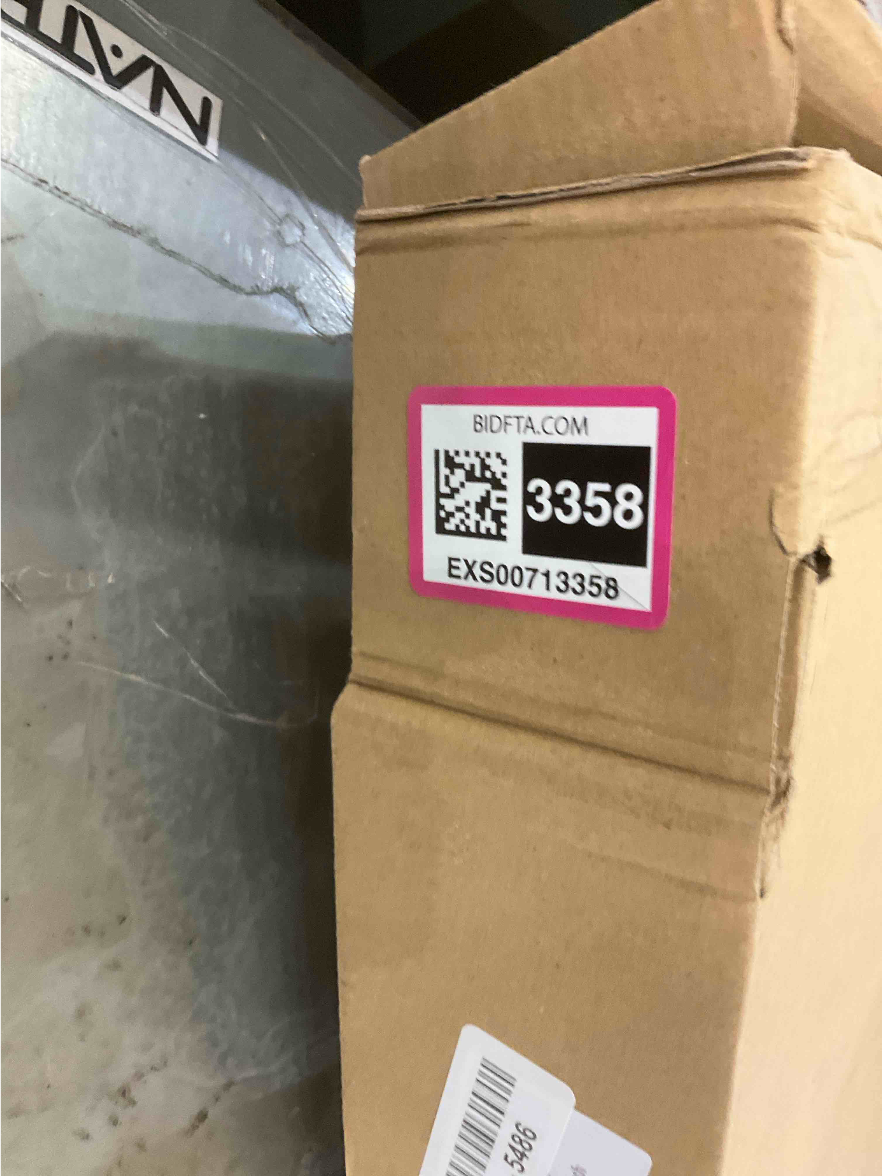 https://s3.amazonaws.com/lotting-images-prod/bidfta/EXS00713358_1703001147455.jpeg