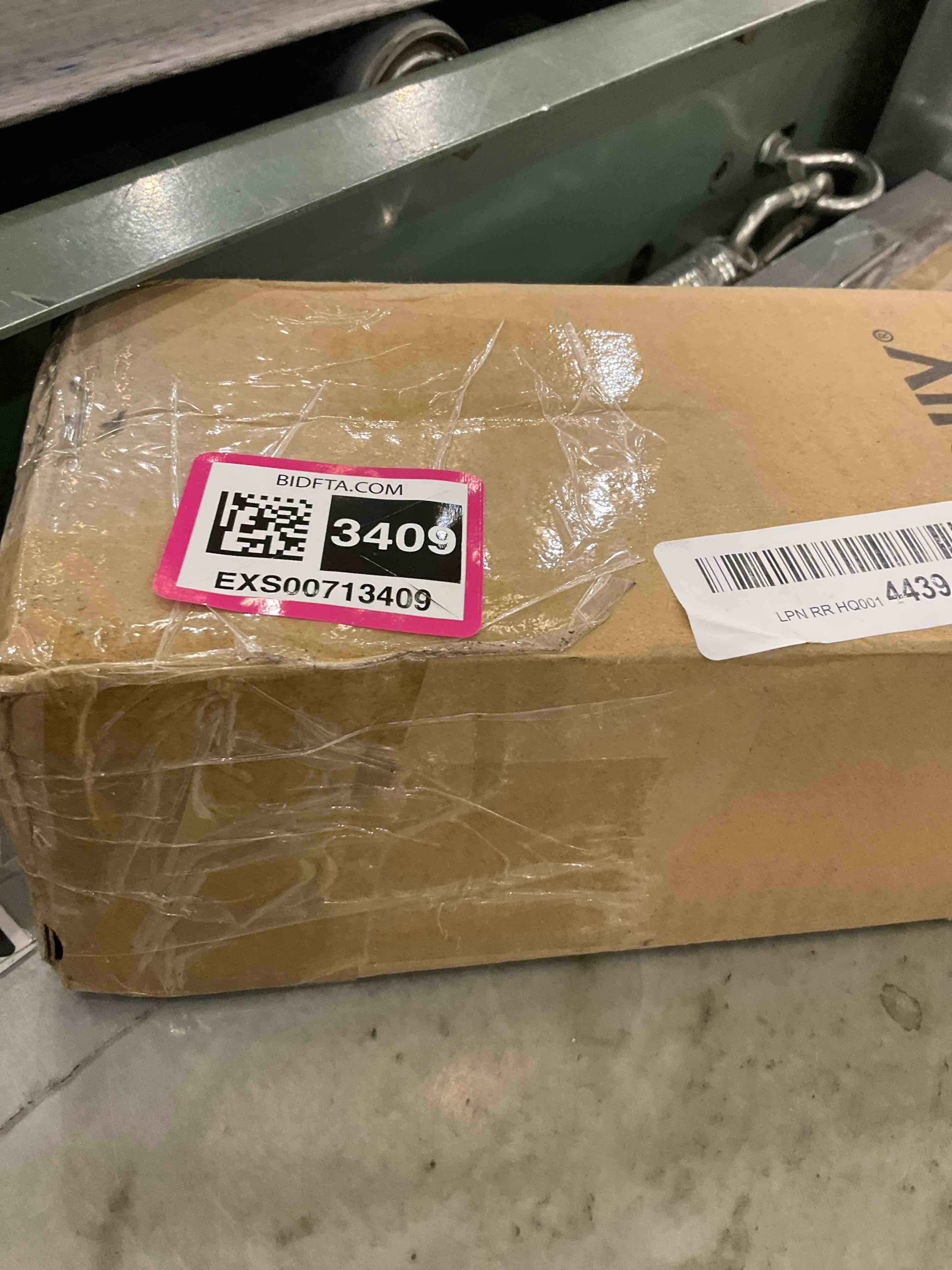 https://s3.amazonaws.com/lotting-images-prod/bidfta/EXS00713409_1703014631087.jpeg