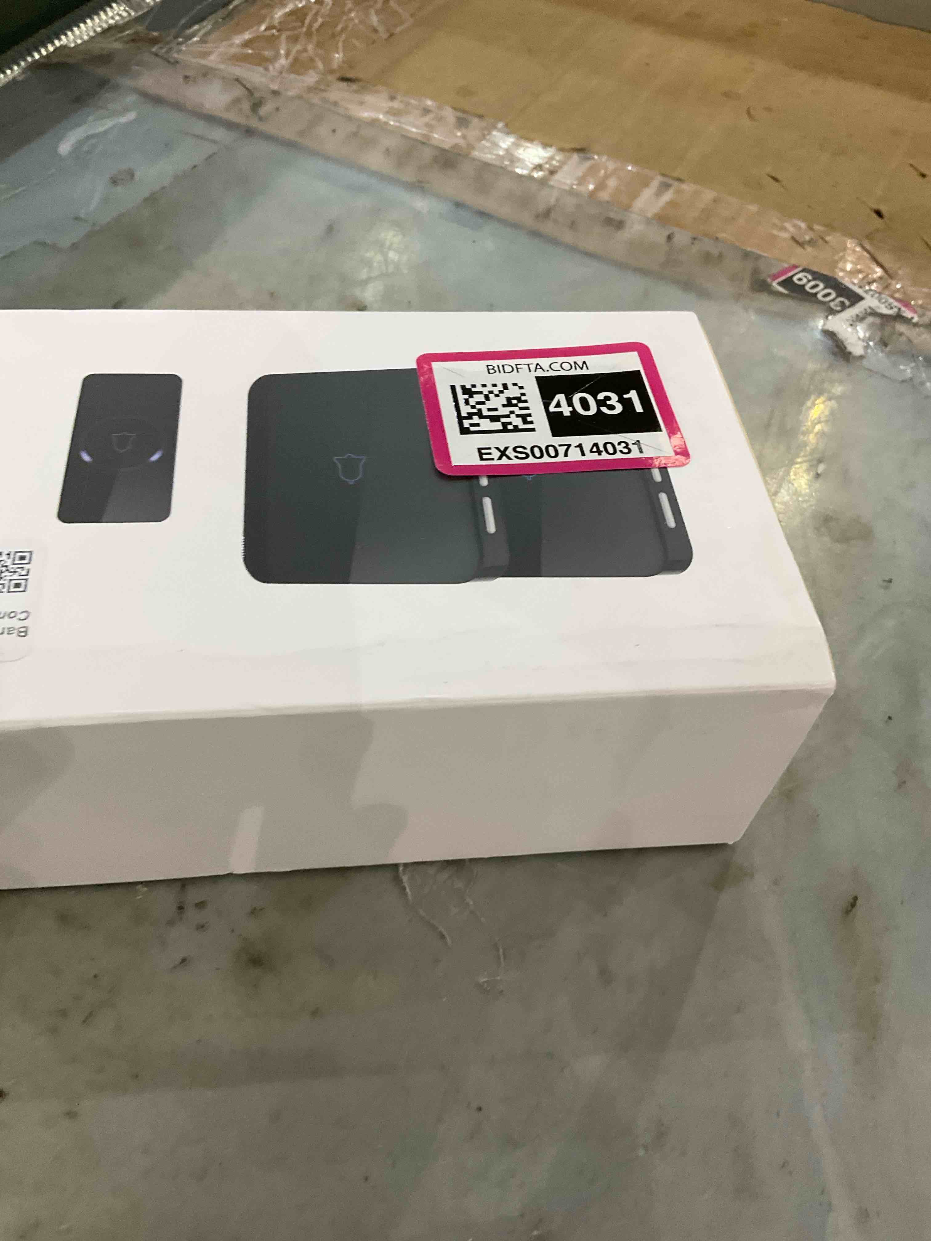 https://s3.amazonaws.com/lotting-images-prod/bidfta/EXS00714031_1703102133477.jpeg