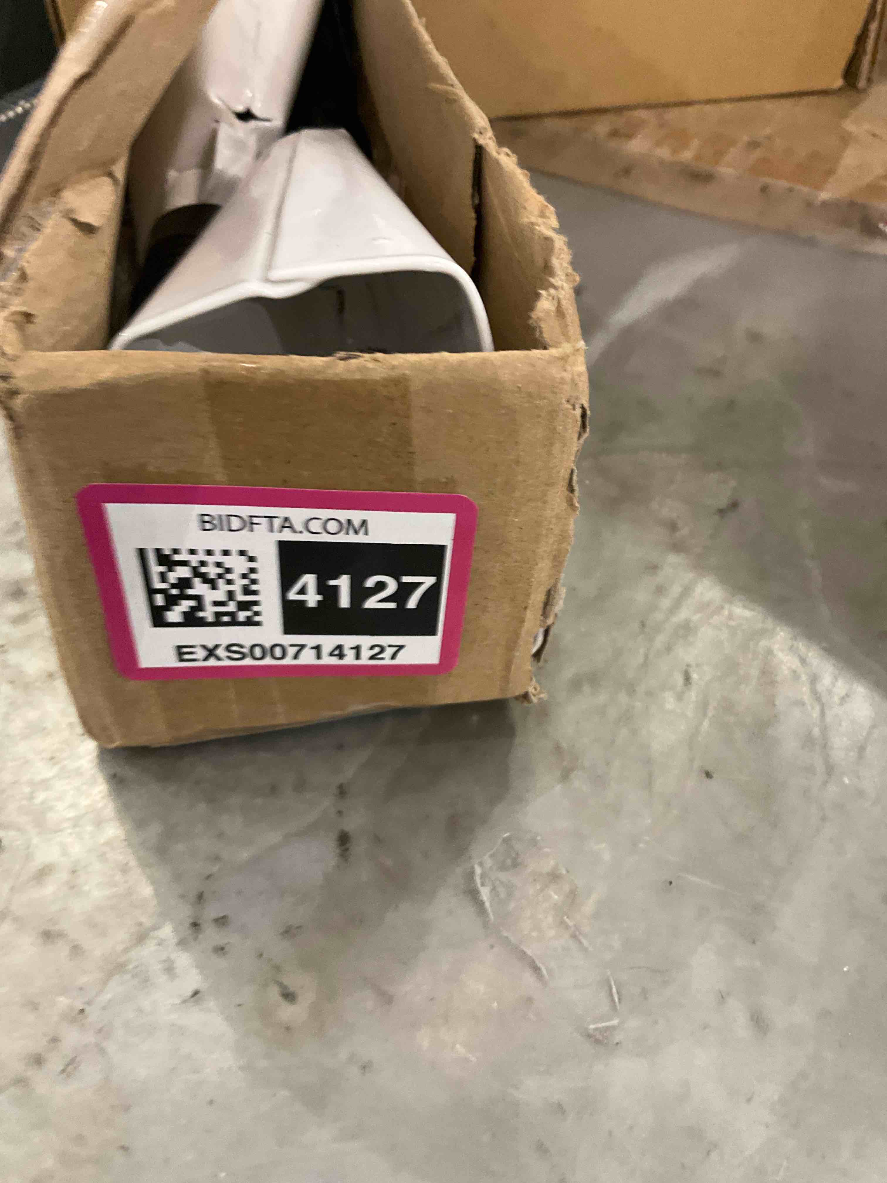 https://s3.amazonaws.com/lotting-images-prod/bidfta/EXS00714127_1703175198375.jpeg