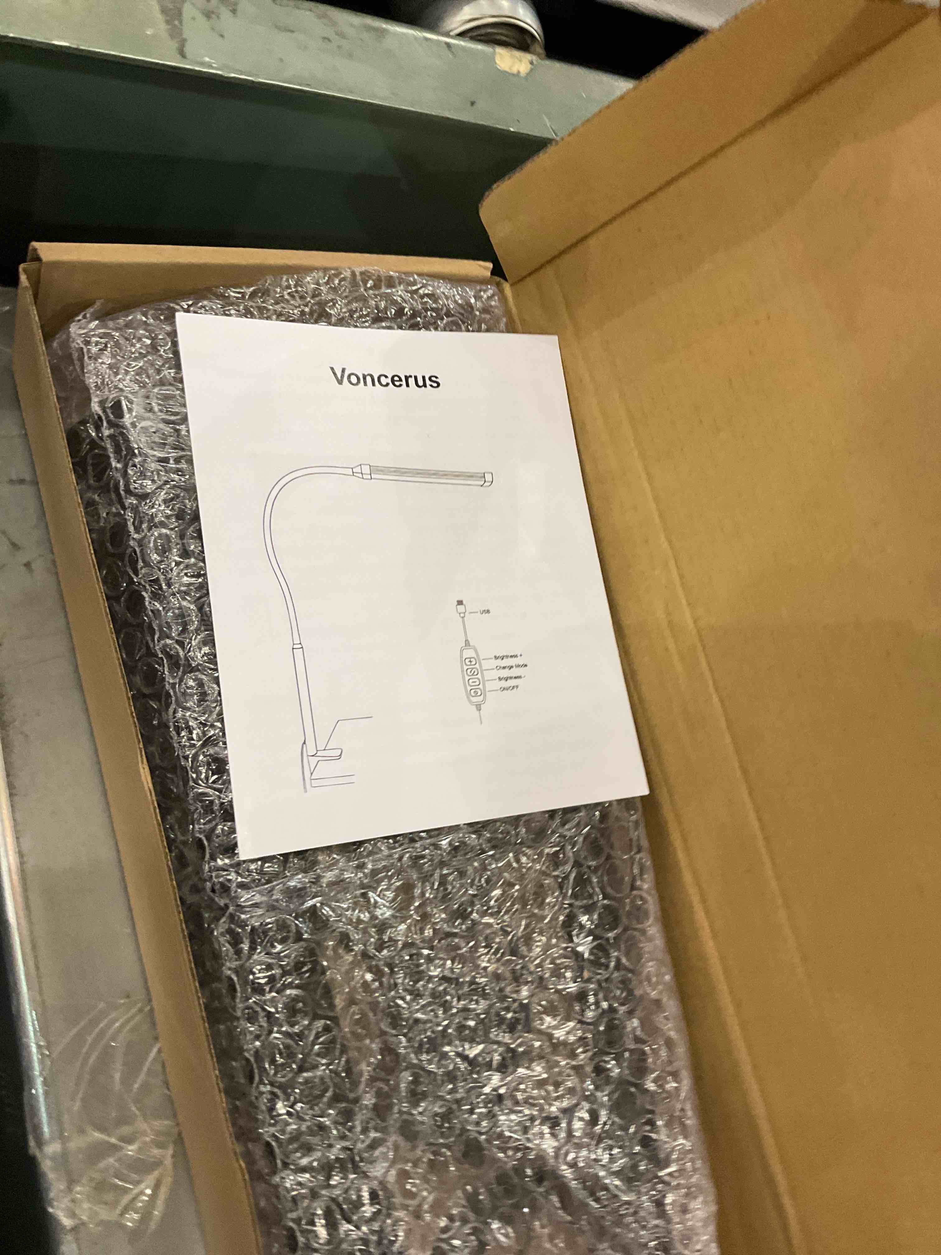 https://s3.amazonaws.com/lotting-images-prod/bidfta/EXS00714128_1703175316863.jpeg