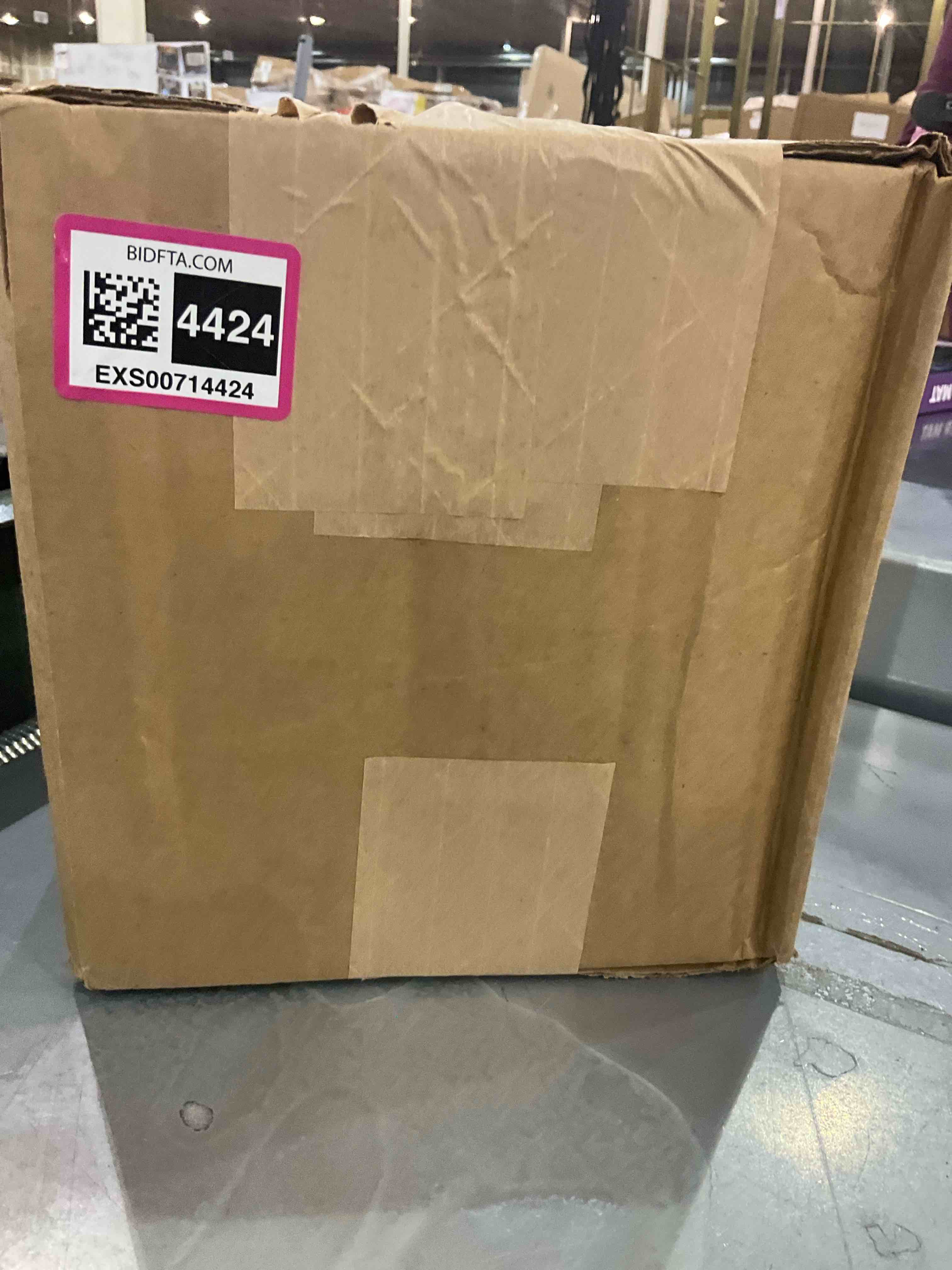 https://s3.amazonaws.com/lotting-images-prod/bidfta/EXS00714424_1704199028175.jpeg