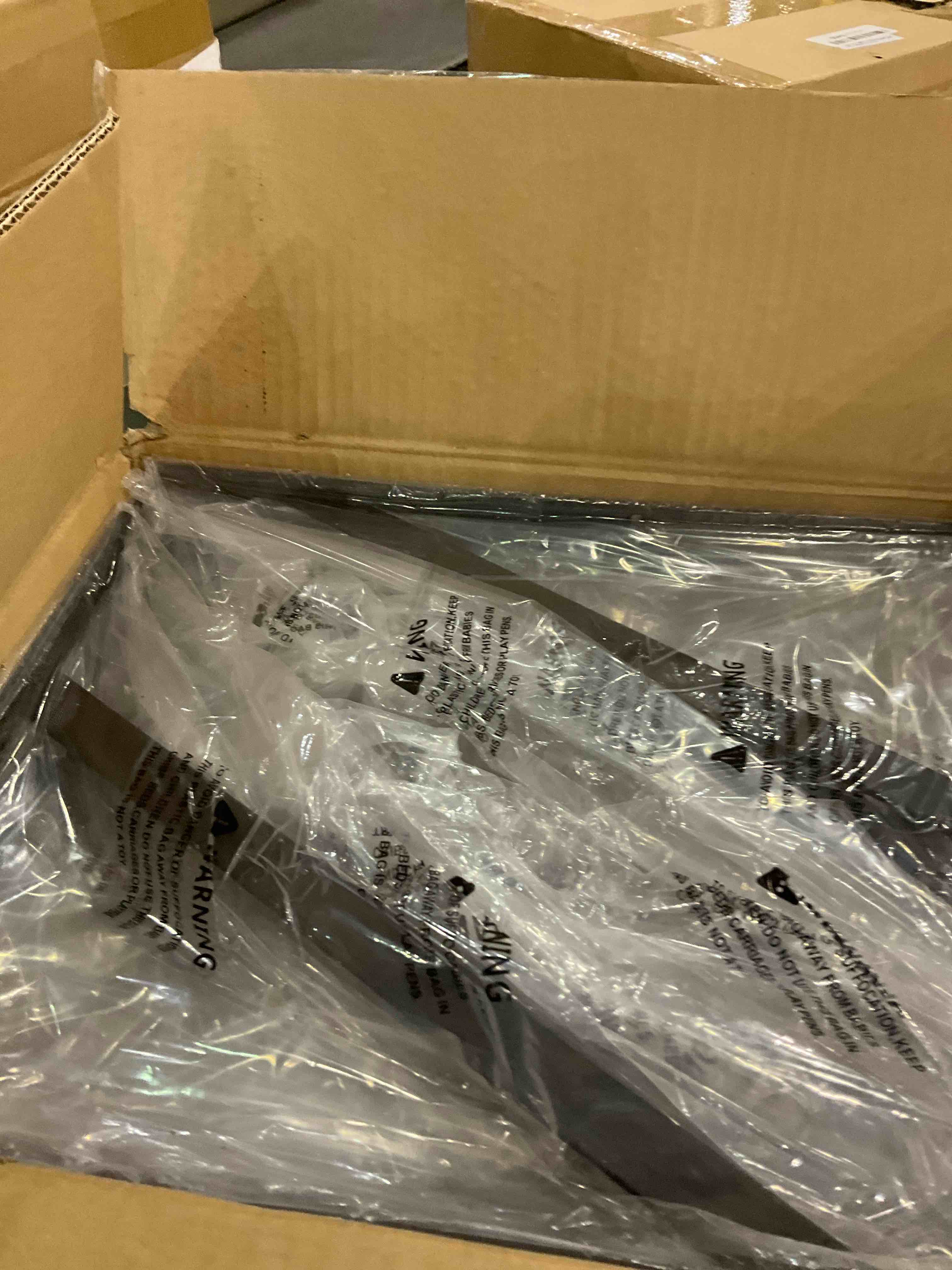 https://s3.amazonaws.com/lotting-images-prod/bidfta/EXS00714453_1704202240214.jpeg
