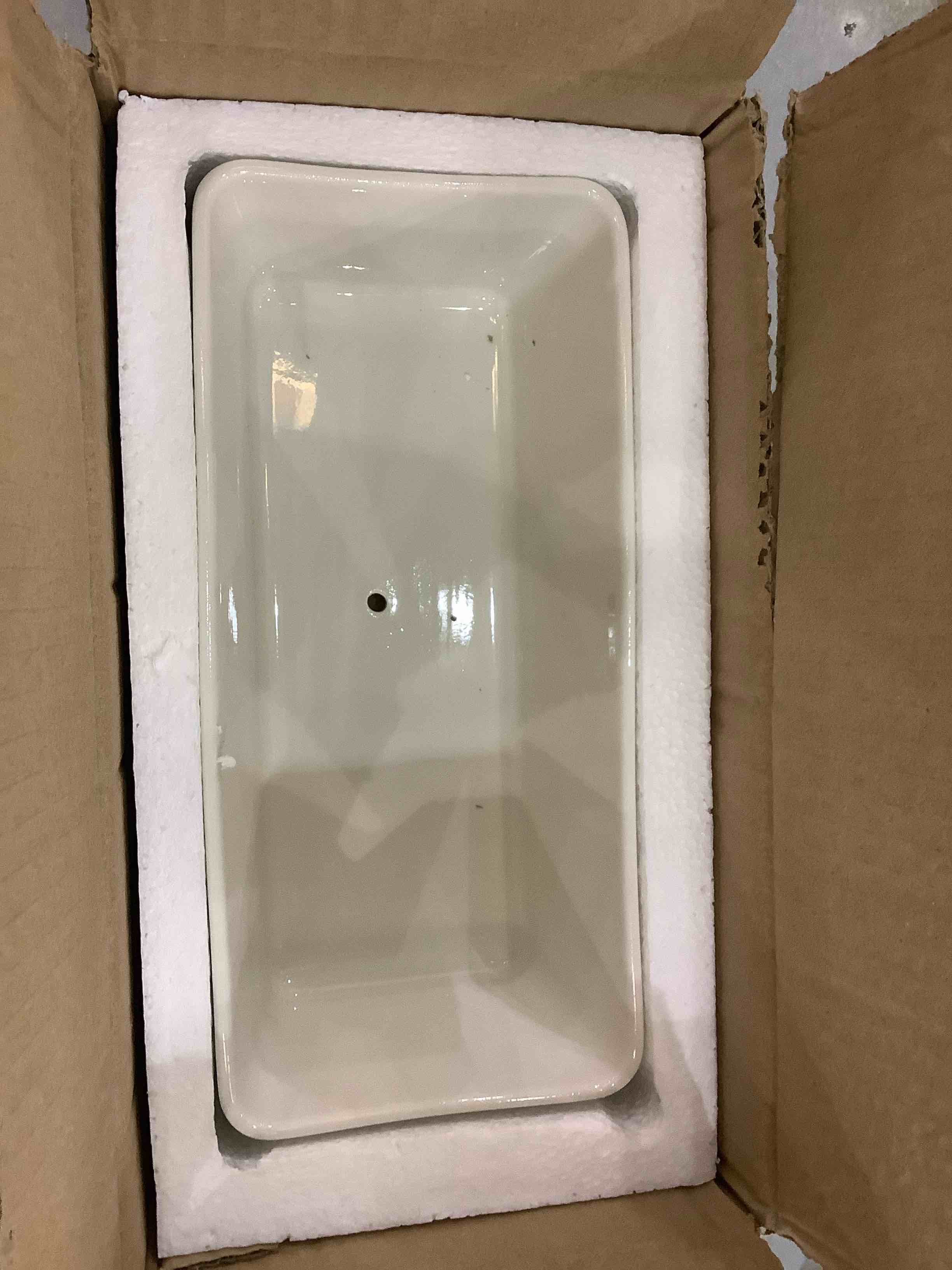https://s3.amazonaws.com/lotting-images-prod/bidfta/EXS00714851_1702396400727.jpeg