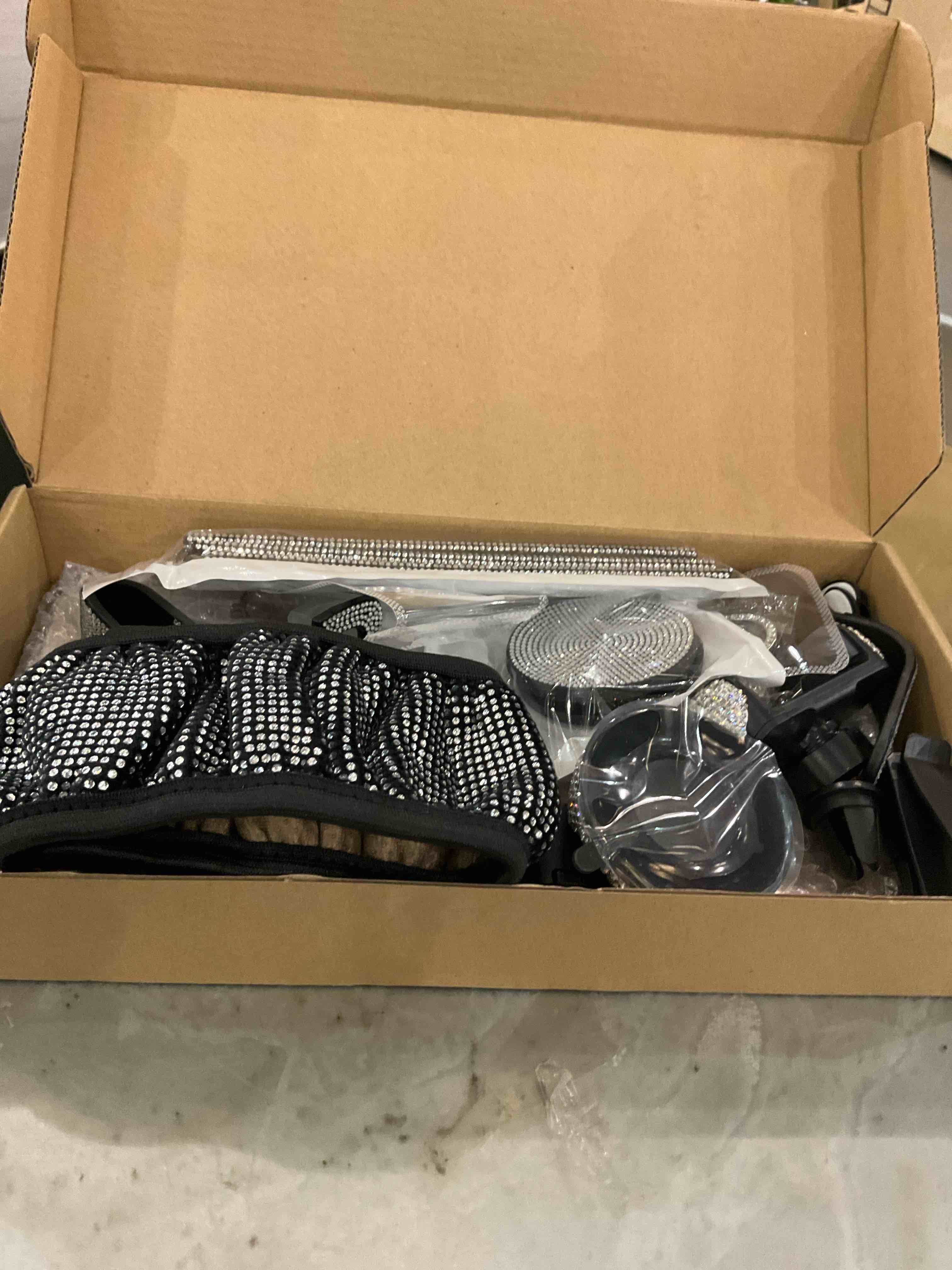 https://s3.amazonaws.com/lotting-images-prod/bidfta/EXS00715025_1702479726549.jpeg