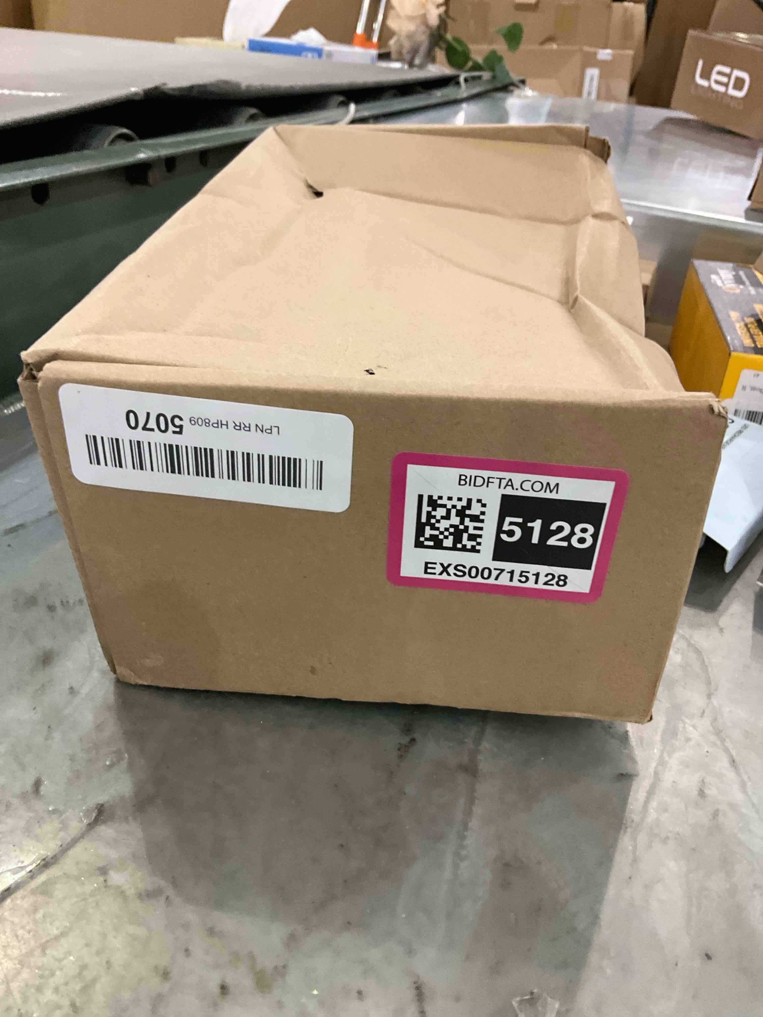 https://s3.amazonaws.com/lotting-images-prod/bidfta/EXS00715128_1702496040250.jpeg