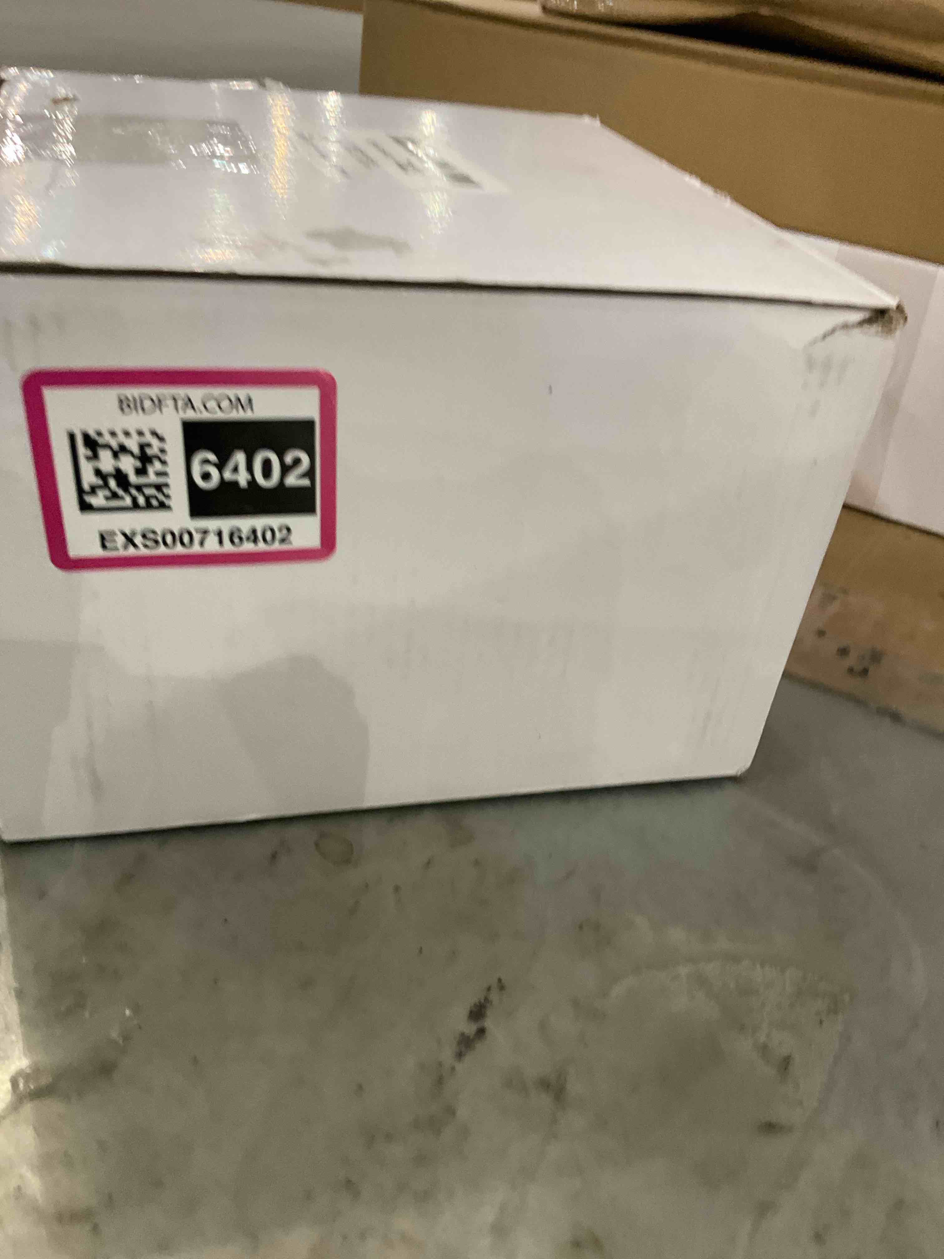 https://s3.amazonaws.com/lotting-images-prod/bidfta/EXS00716402_1702406026434.jpeg