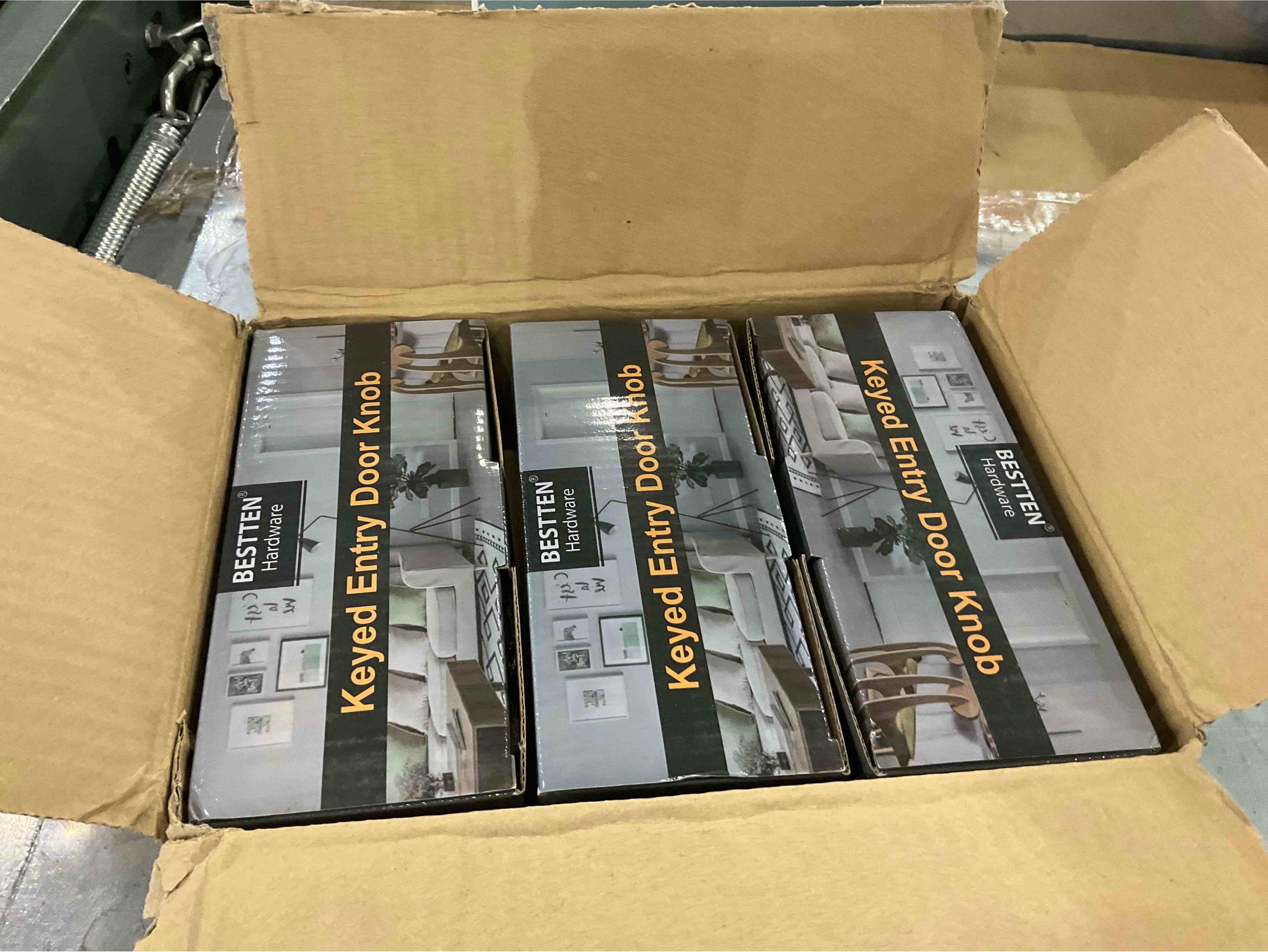 https://s3.amazonaws.com/lotting-images-prod/bidfta/EXS00716459_1702470451007.jpeg