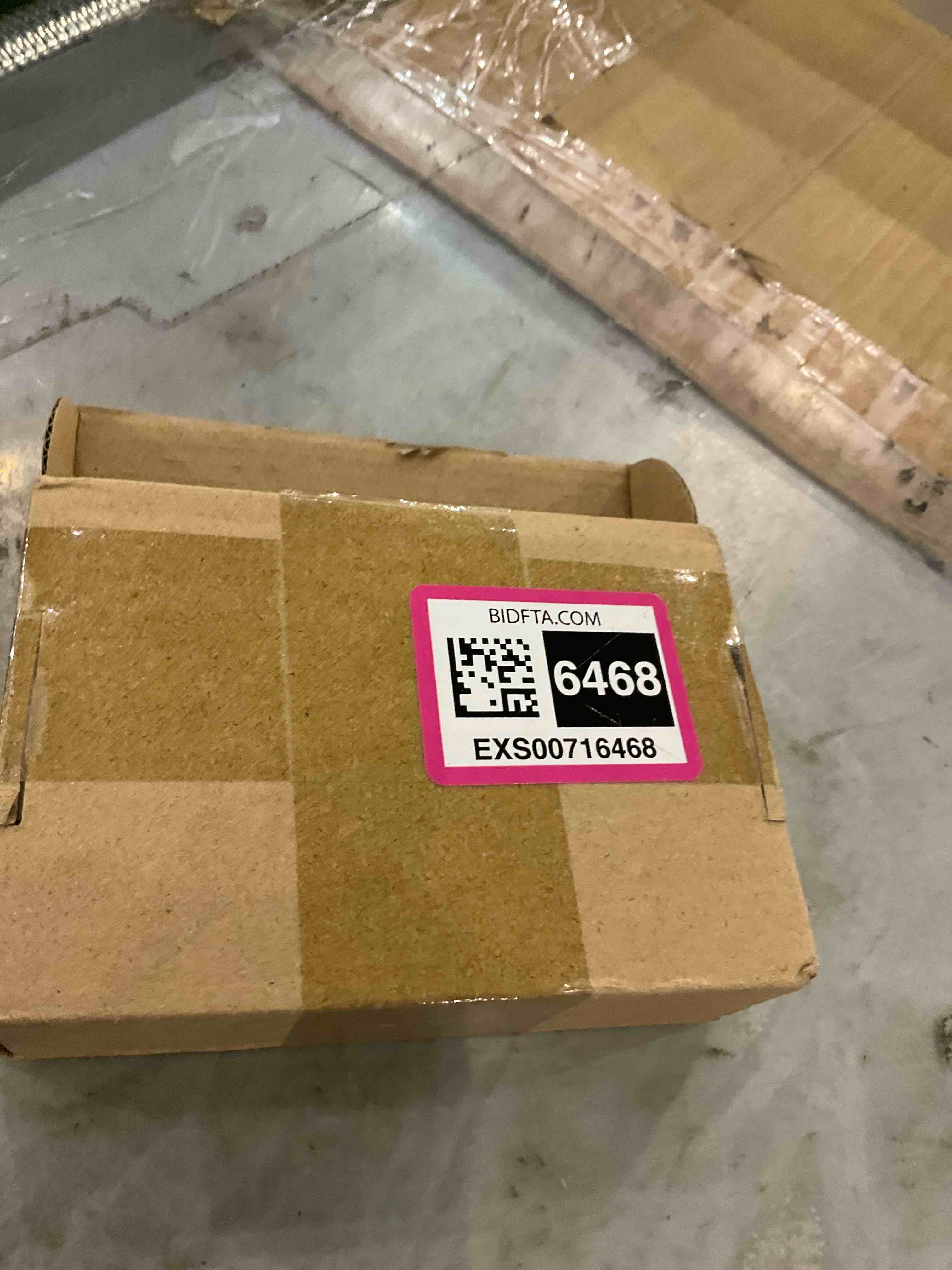 https://s3.amazonaws.com/lotting-images-prod/bidfta/EXS00716468_1702471687288.jpeg