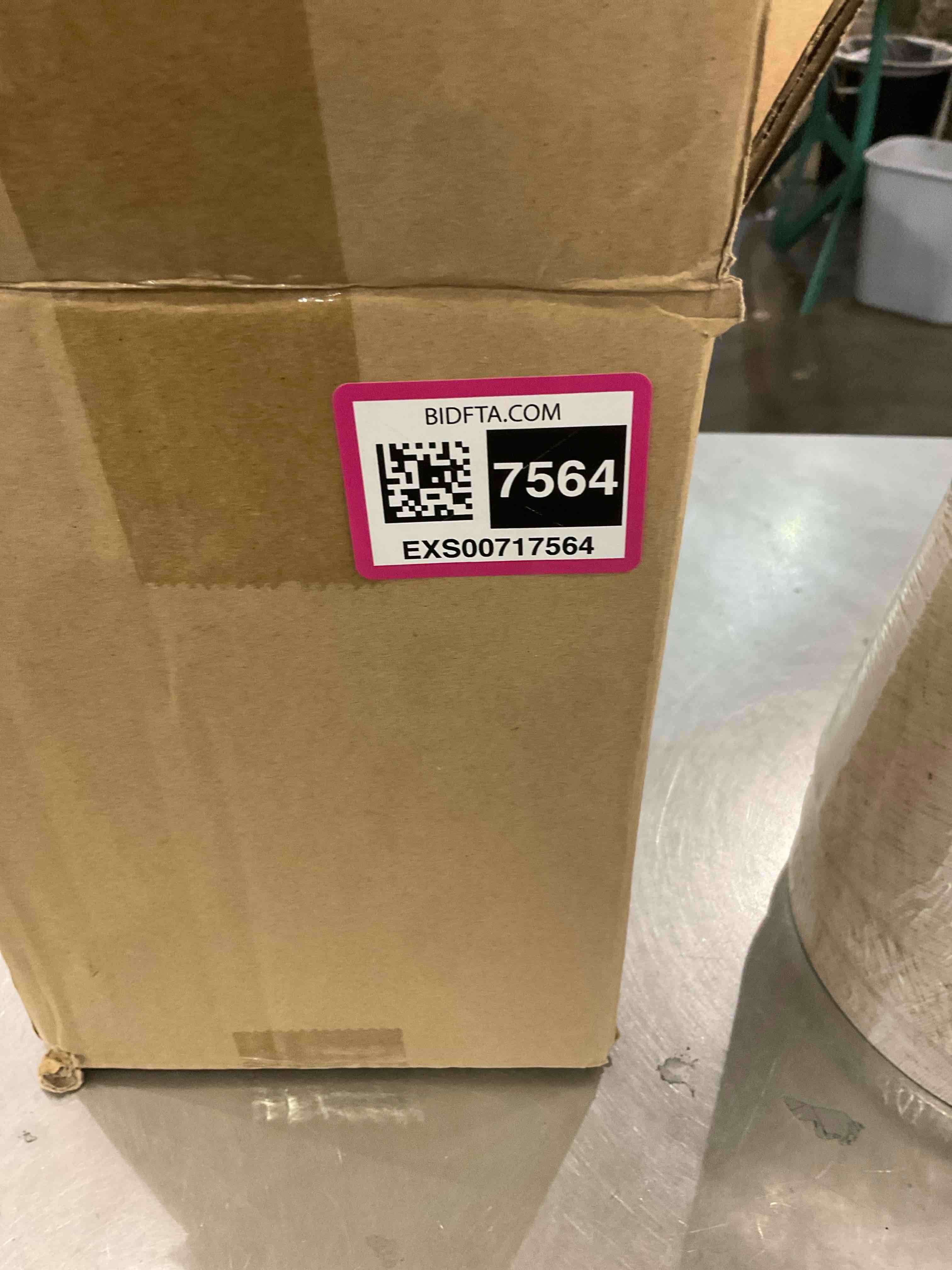 https://s3.amazonaws.com/lotting-images-prod/bidfta/EXS00717564_1704220944118.jpeg