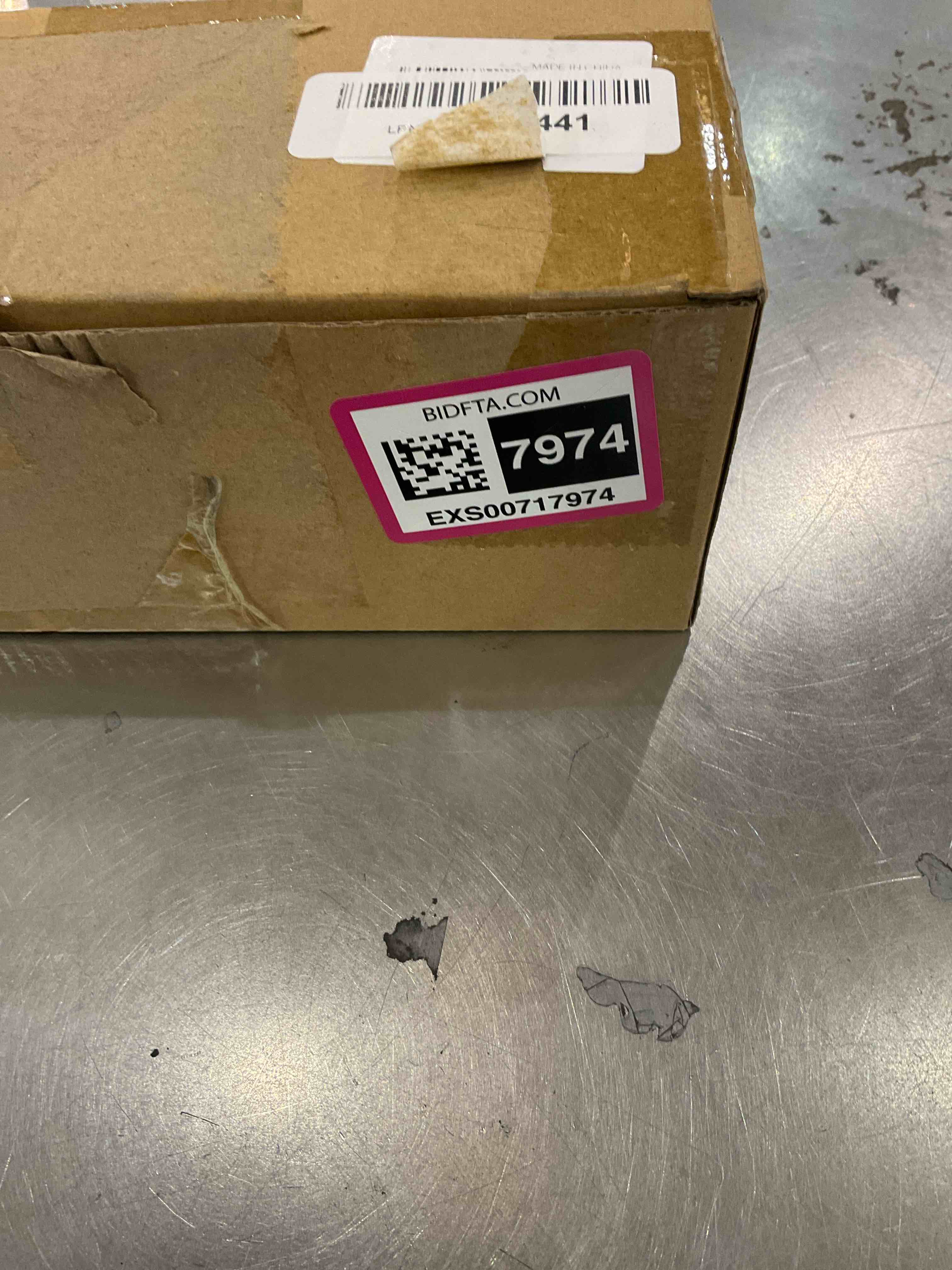https://s3.amazonaws.com/lotting-images-prod/bidfta/EXS00717974_1704471784254.jpeg