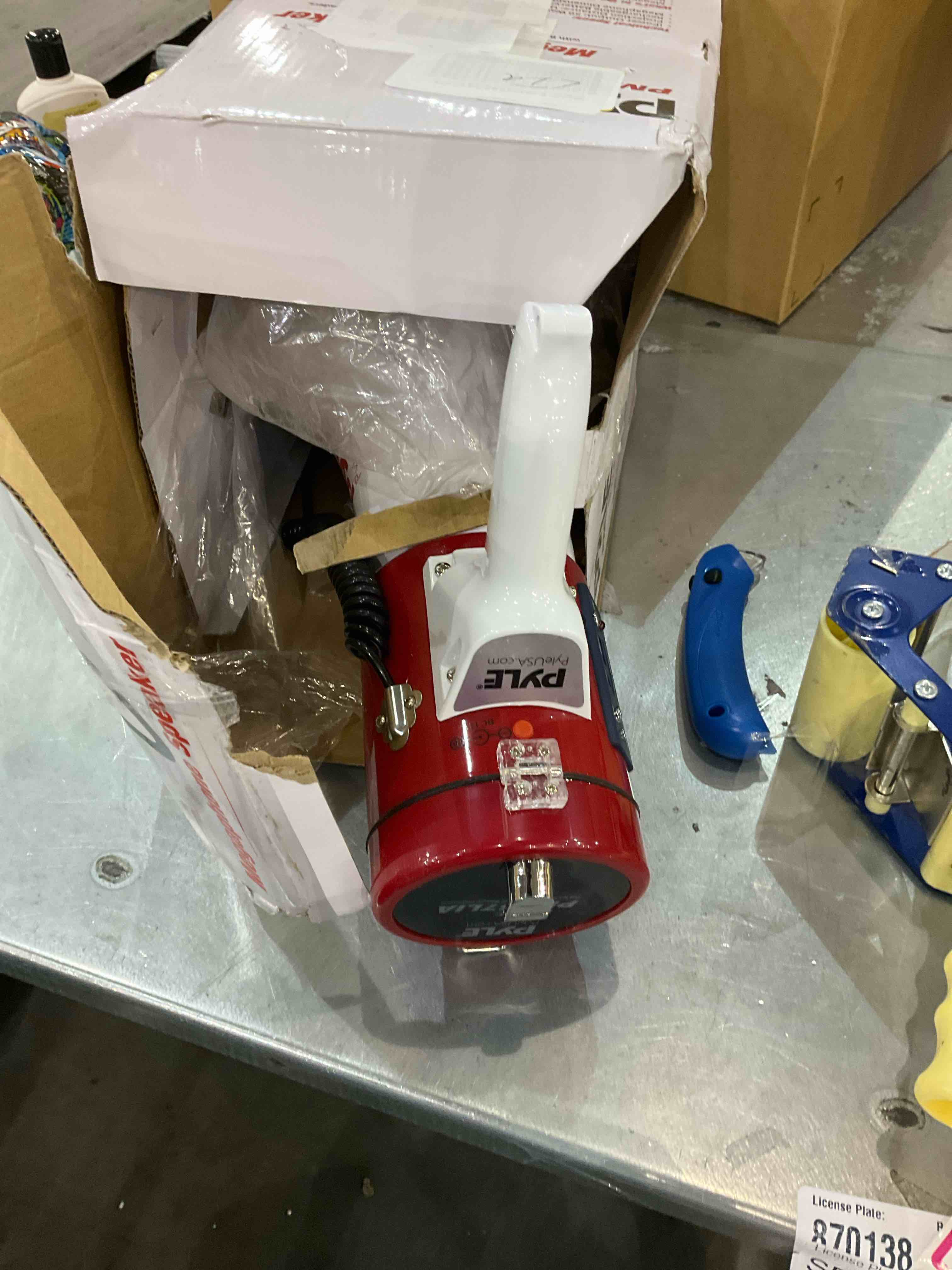 https://s3.amazonaws.com/lotting-images-prod/bidfta/EXS00718019_1702559307294.jpeg