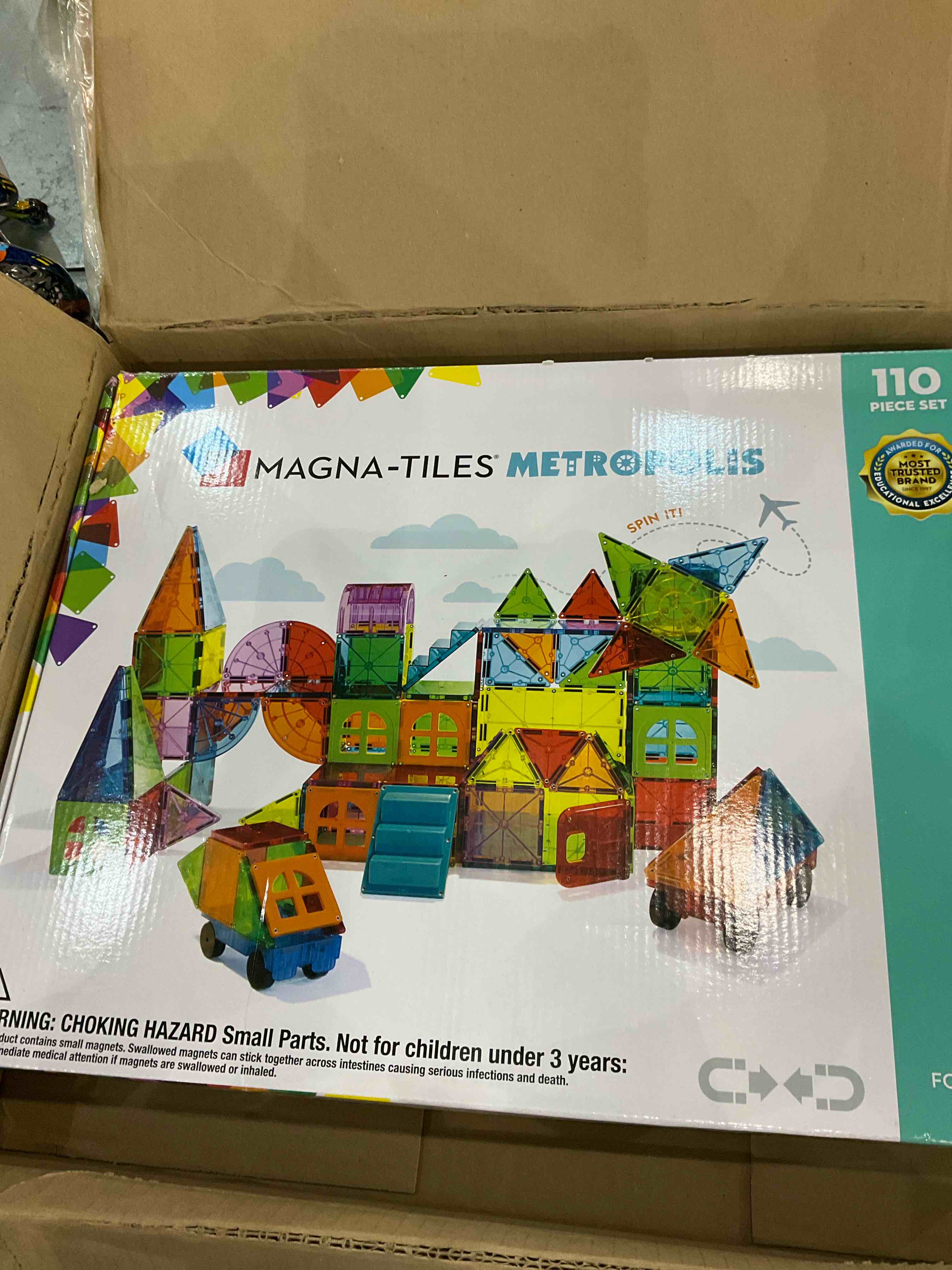 https://s3.amazonaws.com/lotting-images-prod/bidfta/EXS00718021_1702559615752.jpeg