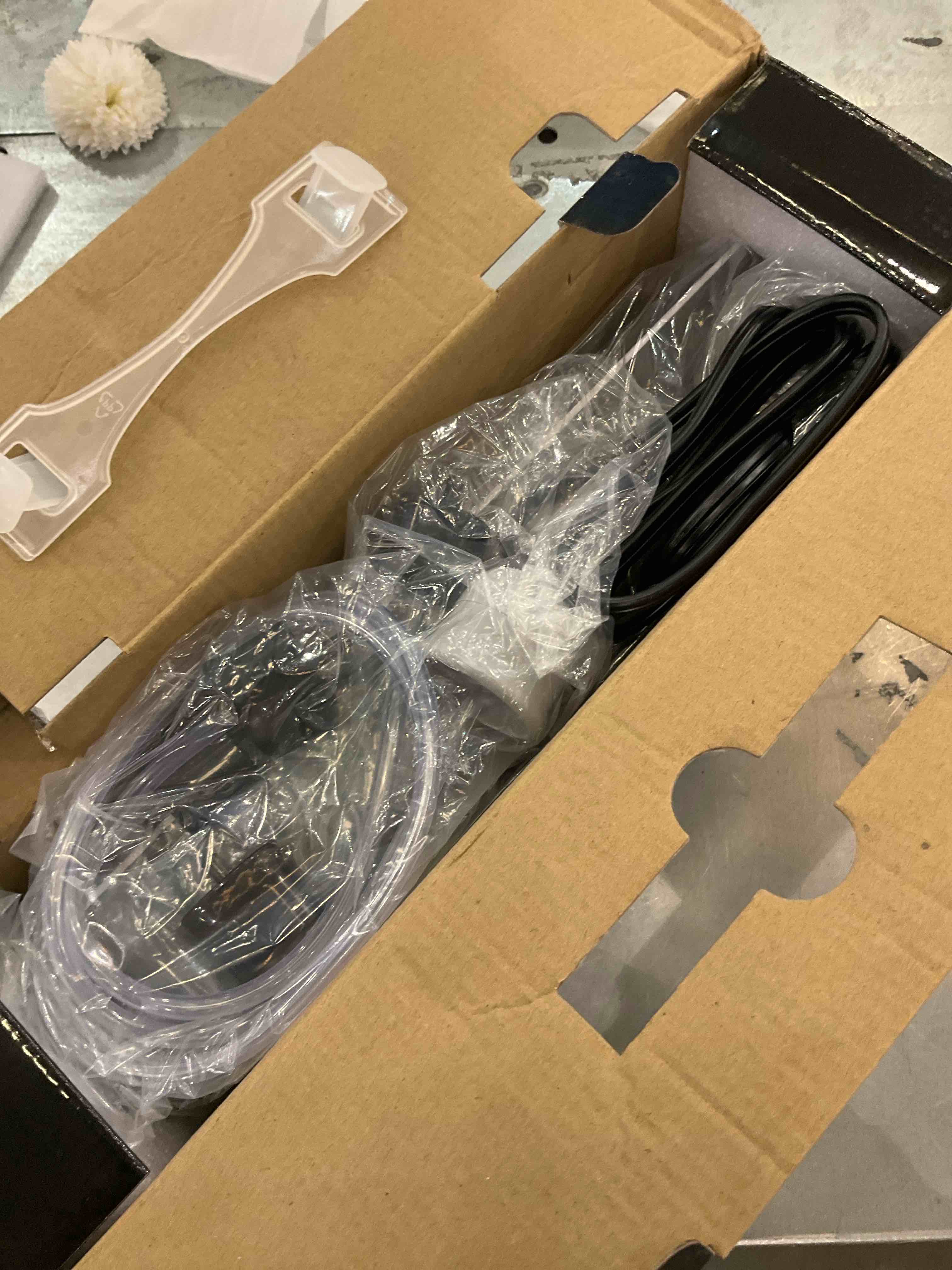 https://s3.amazonaws.com/lotting-images-prod/bidfta/EXS00718150_1702579640386.jpeg