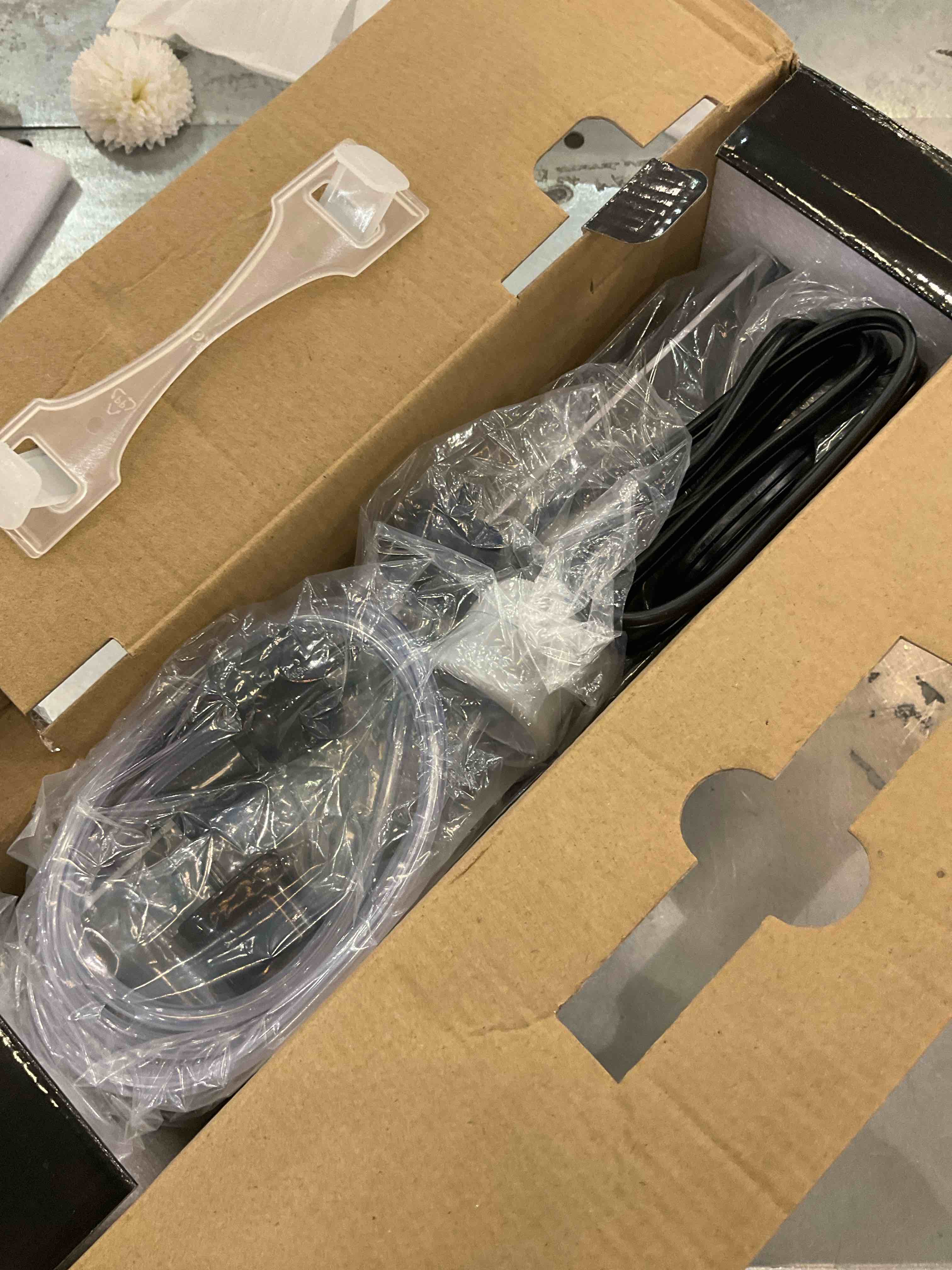 https://s3.amazonaws.com/lotting-images-prod/bidfta/EXS00718150_1702579641669.jpeg