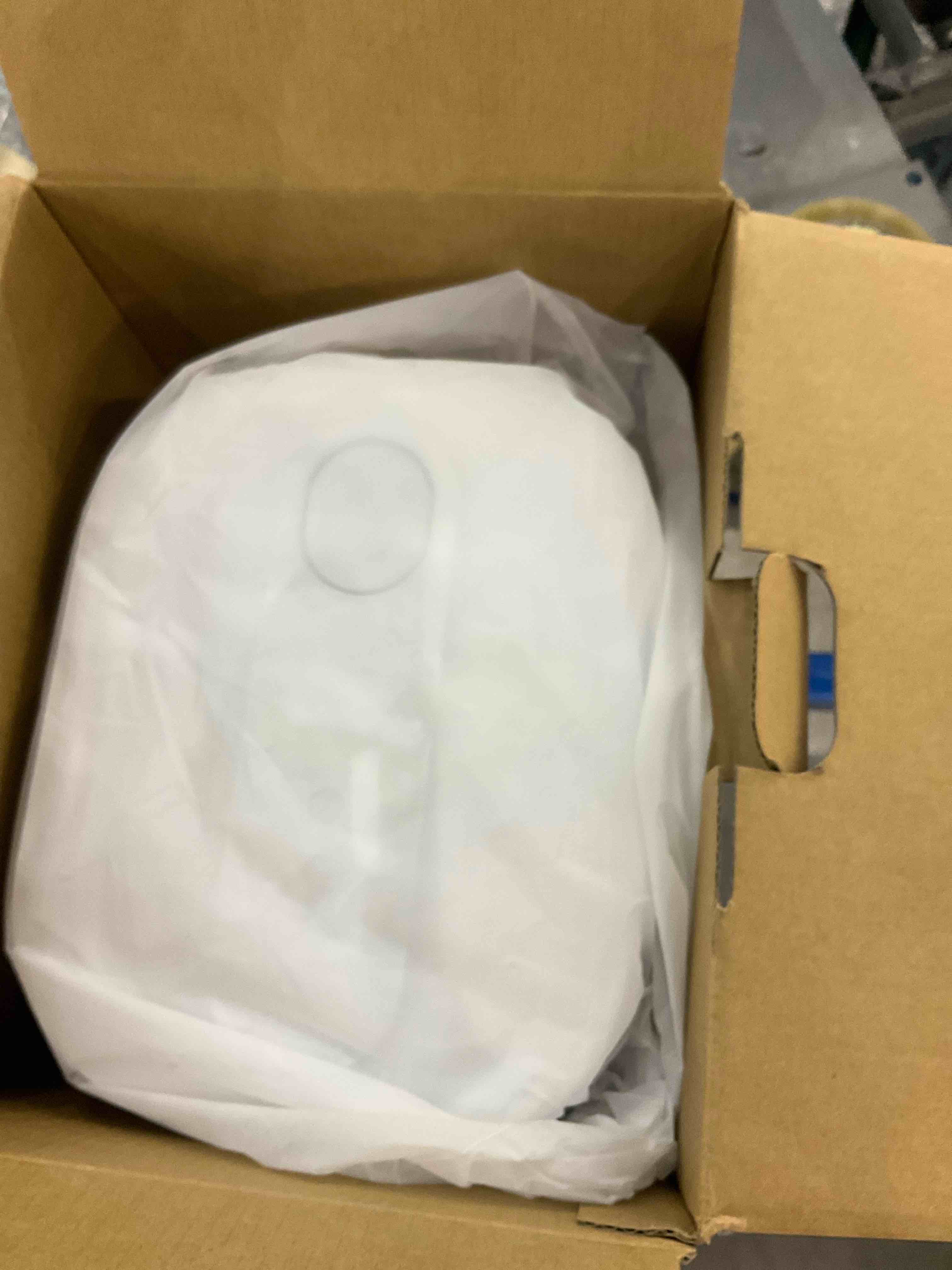https://s3.amazonaws.com/lotting-images-prod/bidfta/EXS00718206_1702643870795.jpeg