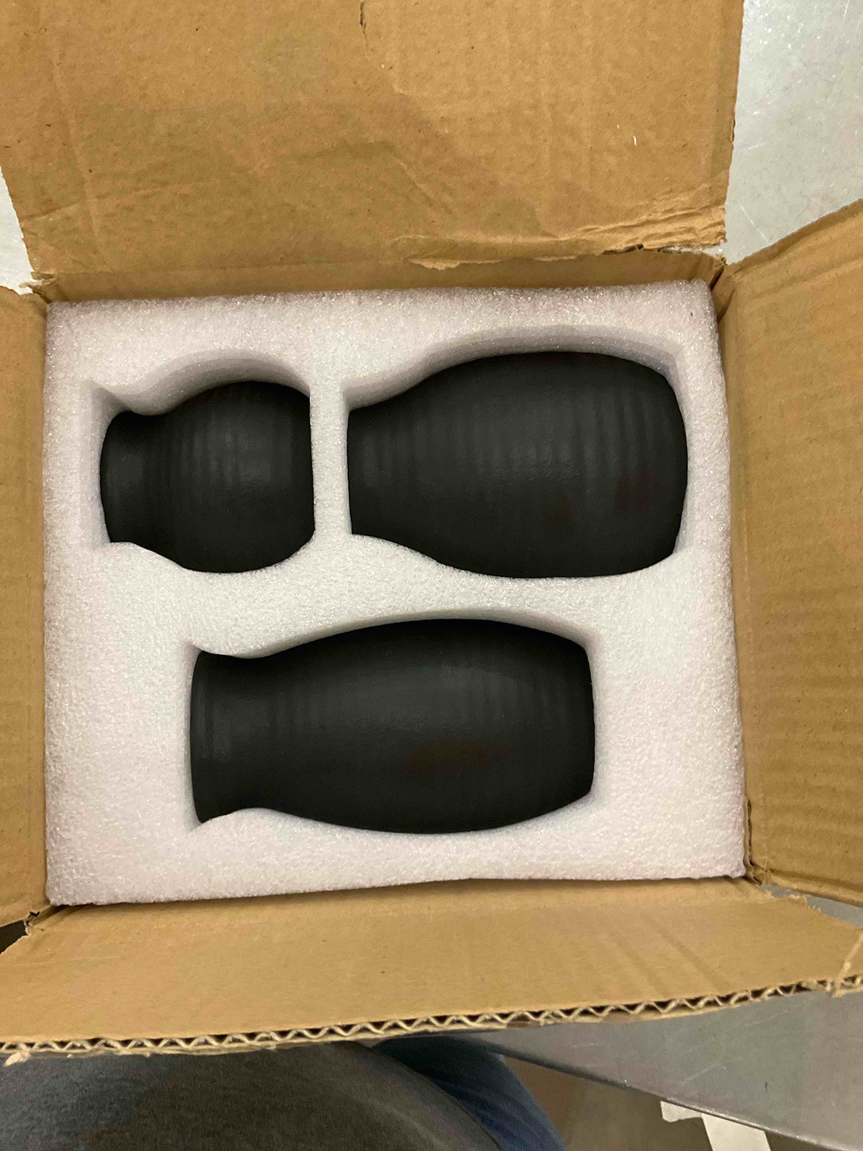 https://s3.amazonaws.com/lotting-images-prod/bidfta/EXS00718378_1702664980051.jpeg