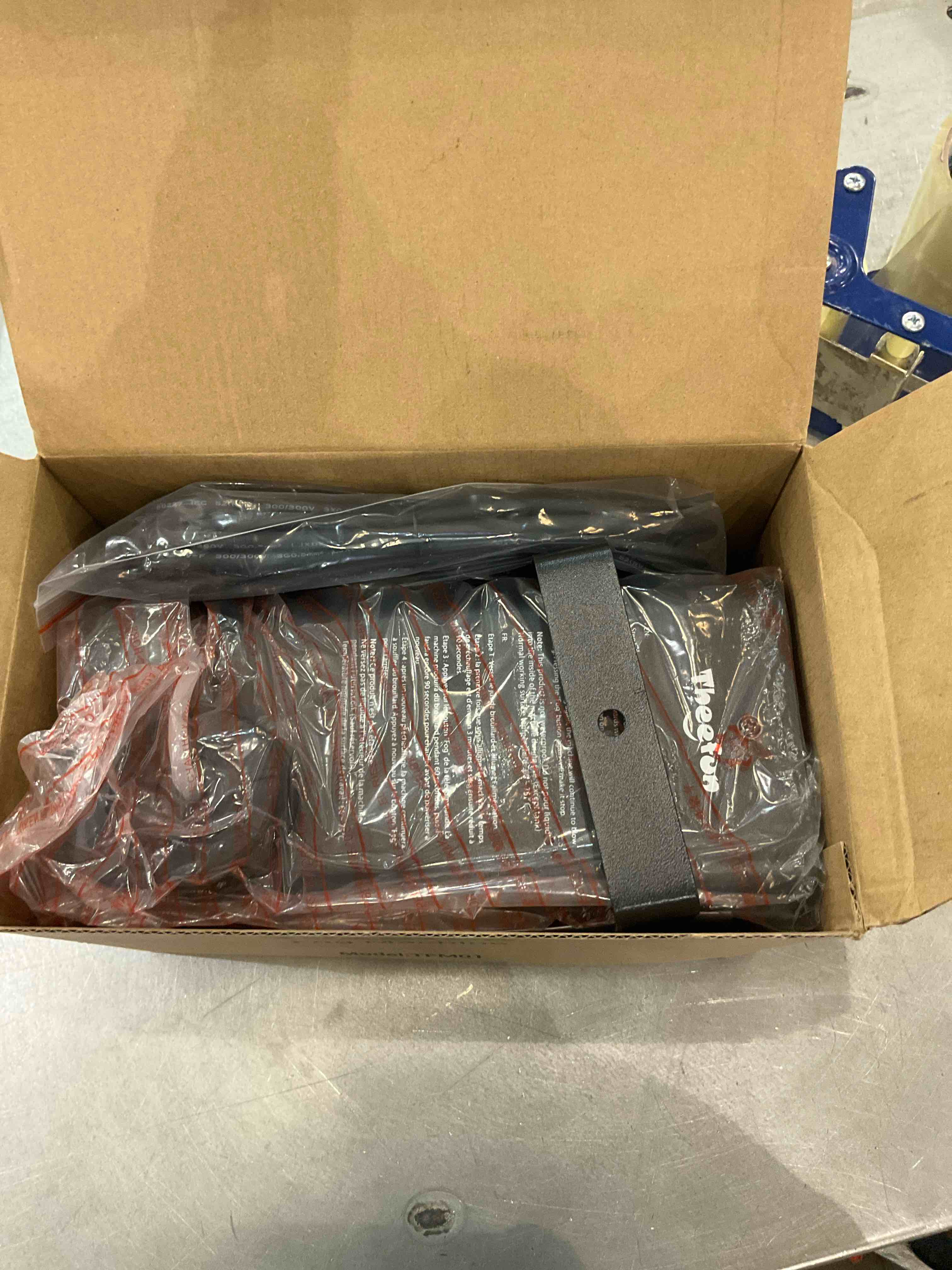 https://s3.amazonaws.com/lotting-images-prod/bidfta/EXS00718408_1702670102498.jpeg