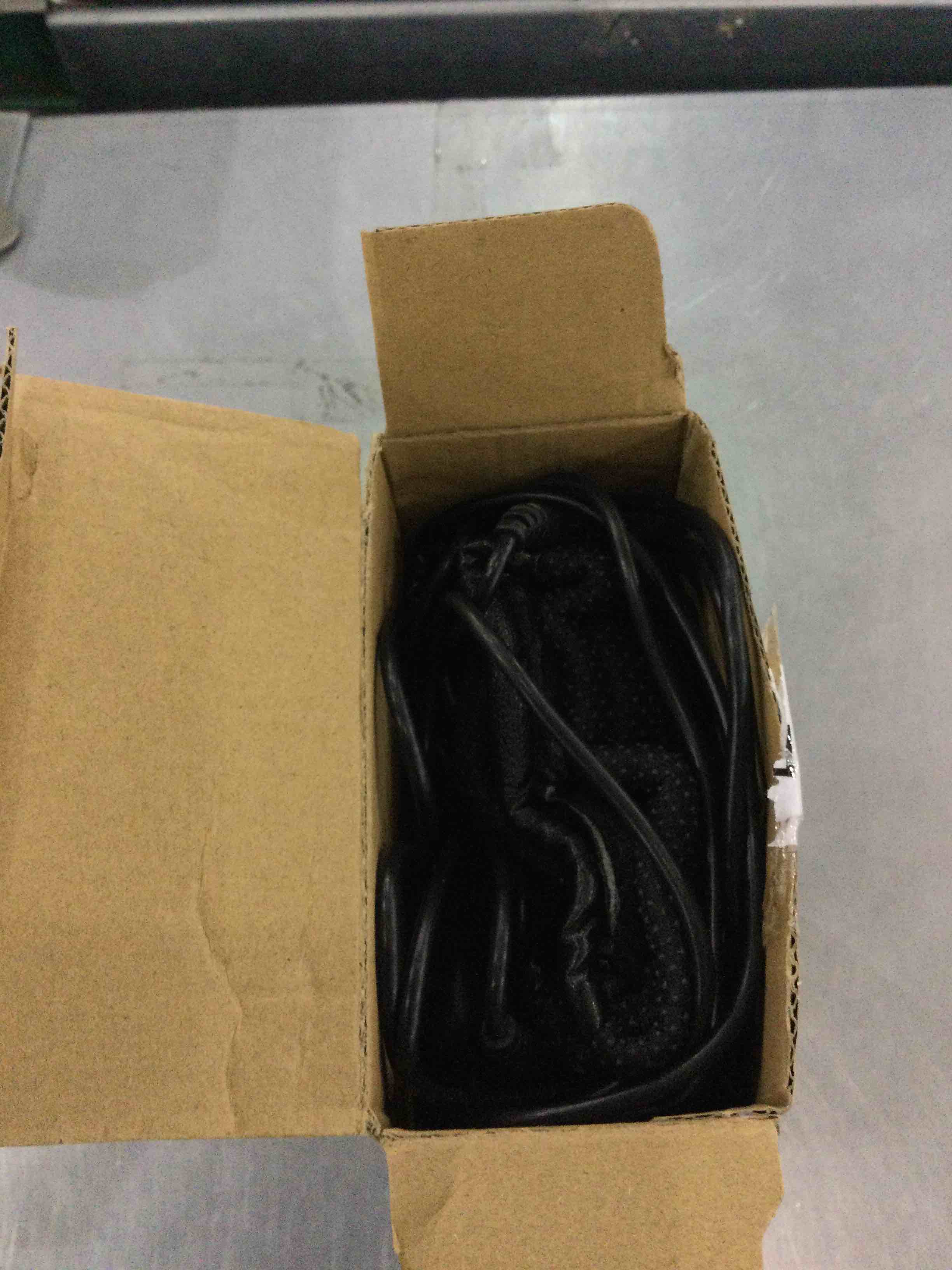 https://s3.amazonaws.com/lotting-images-prod/bidfta/EXS00718691_1702300504261.jpeg
