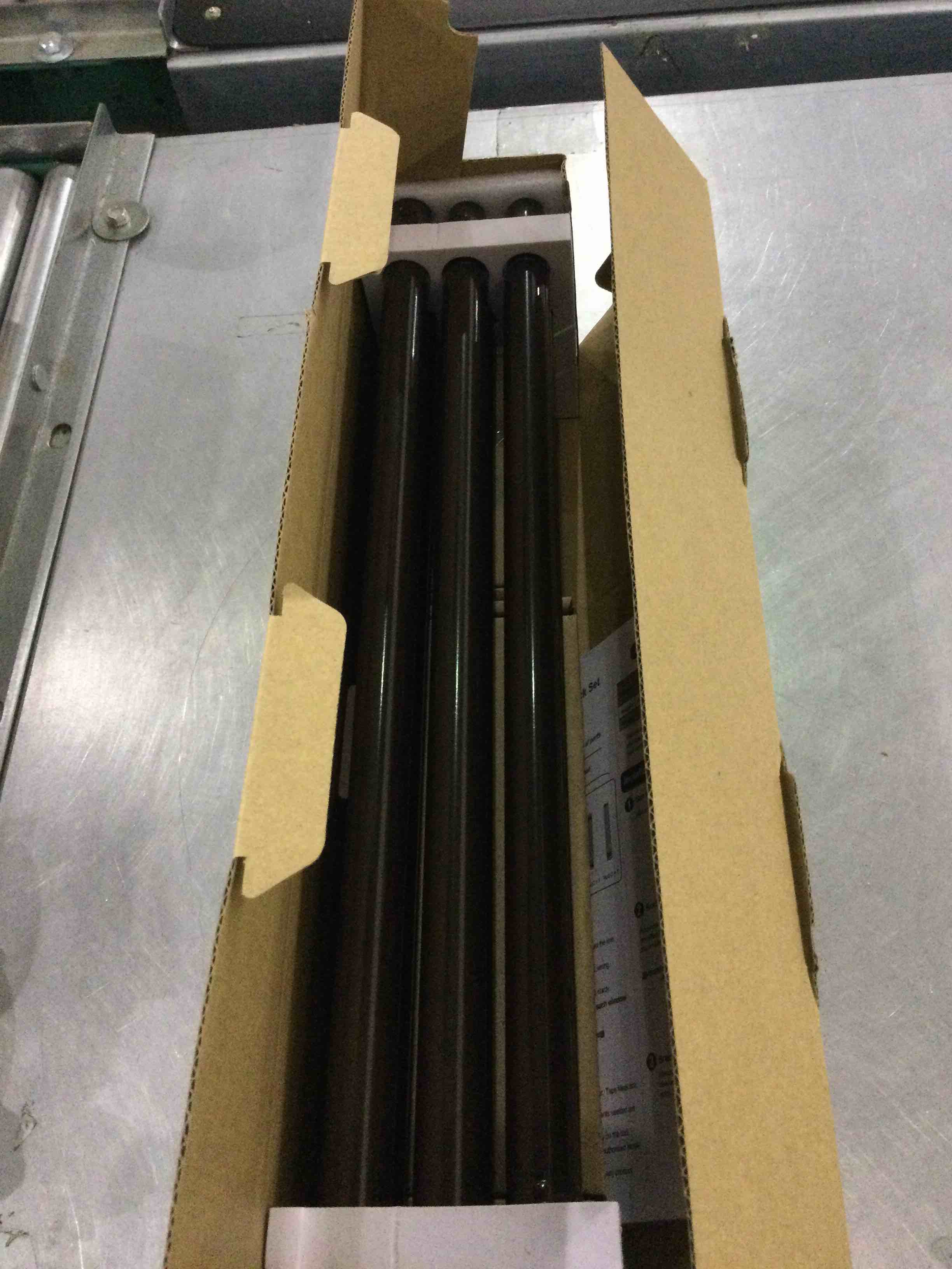https://s3.amazonaws.com/lotting-images-prod/bidfta/EXS00718692_1702300376015.jpeg