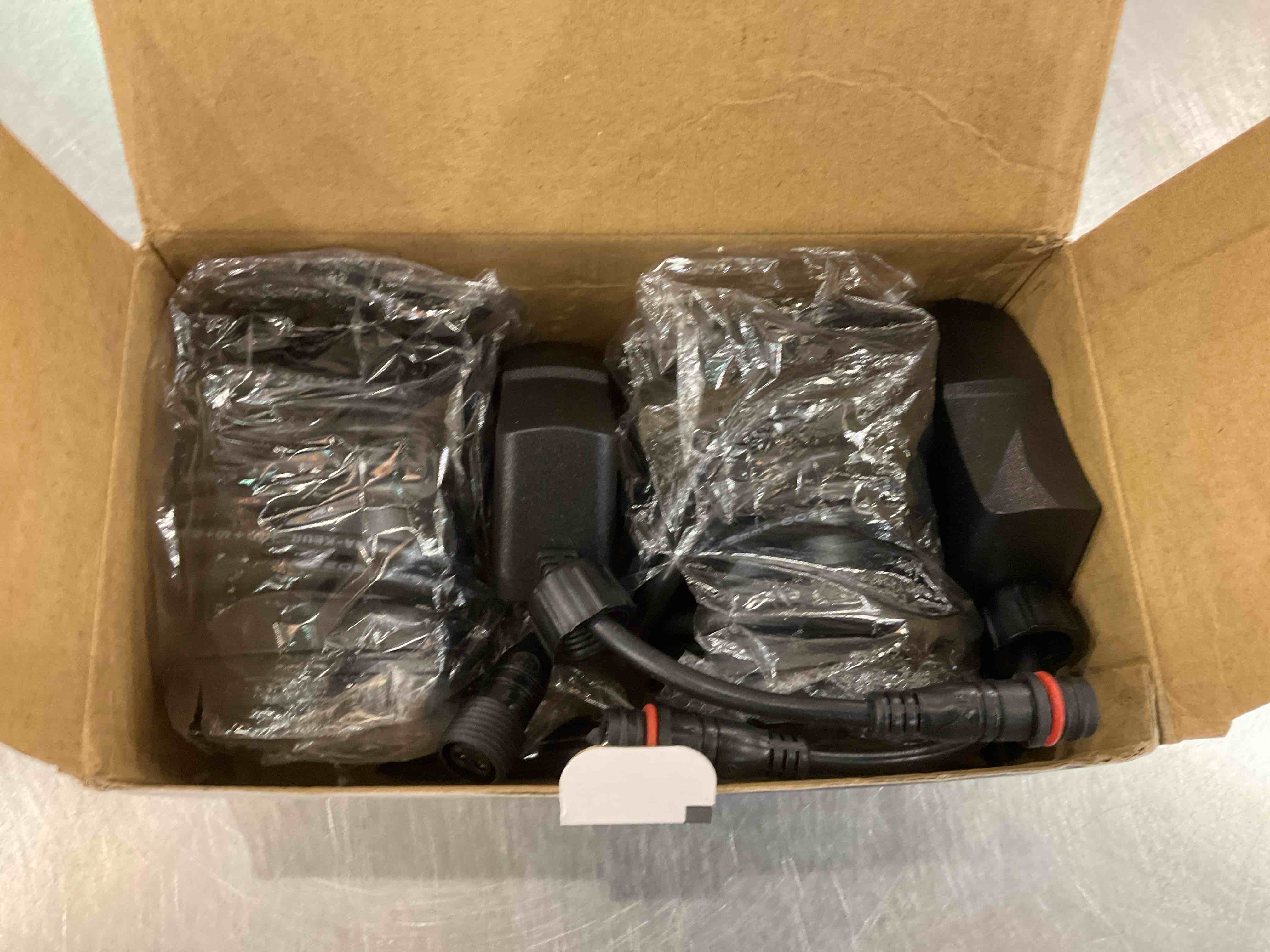 https://s3.amazonaws.com/lotting-images-prod/bidfta/EXS00719358_1702917687423.jpeg