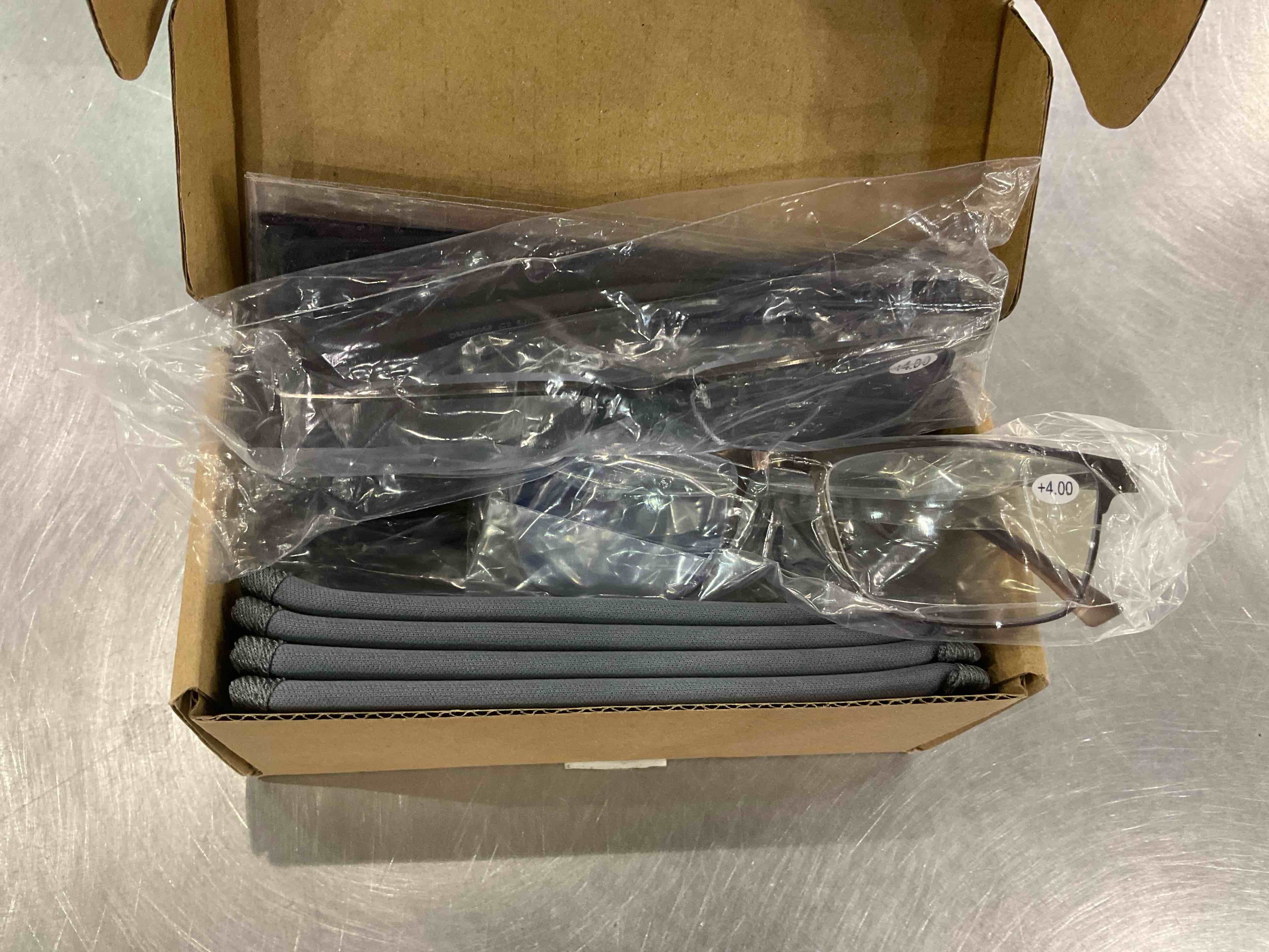 https://s3.amazonaws.com/lotting-images-prod/bidfta/EXS00719456_1702991282088.jpeg