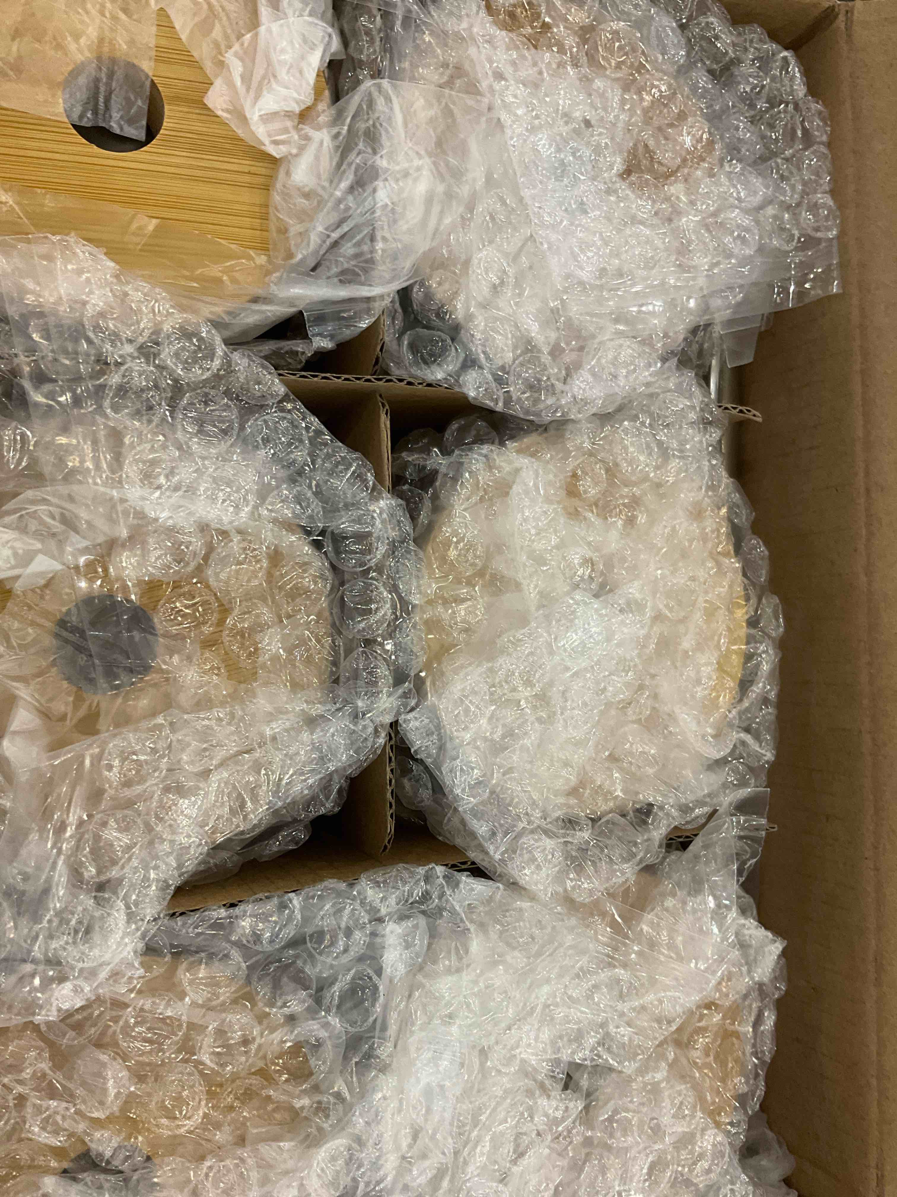 https://s3.amazonaws.com/lotting-images-prod/bidfta/EXS00719507_1702404165516.jpeg