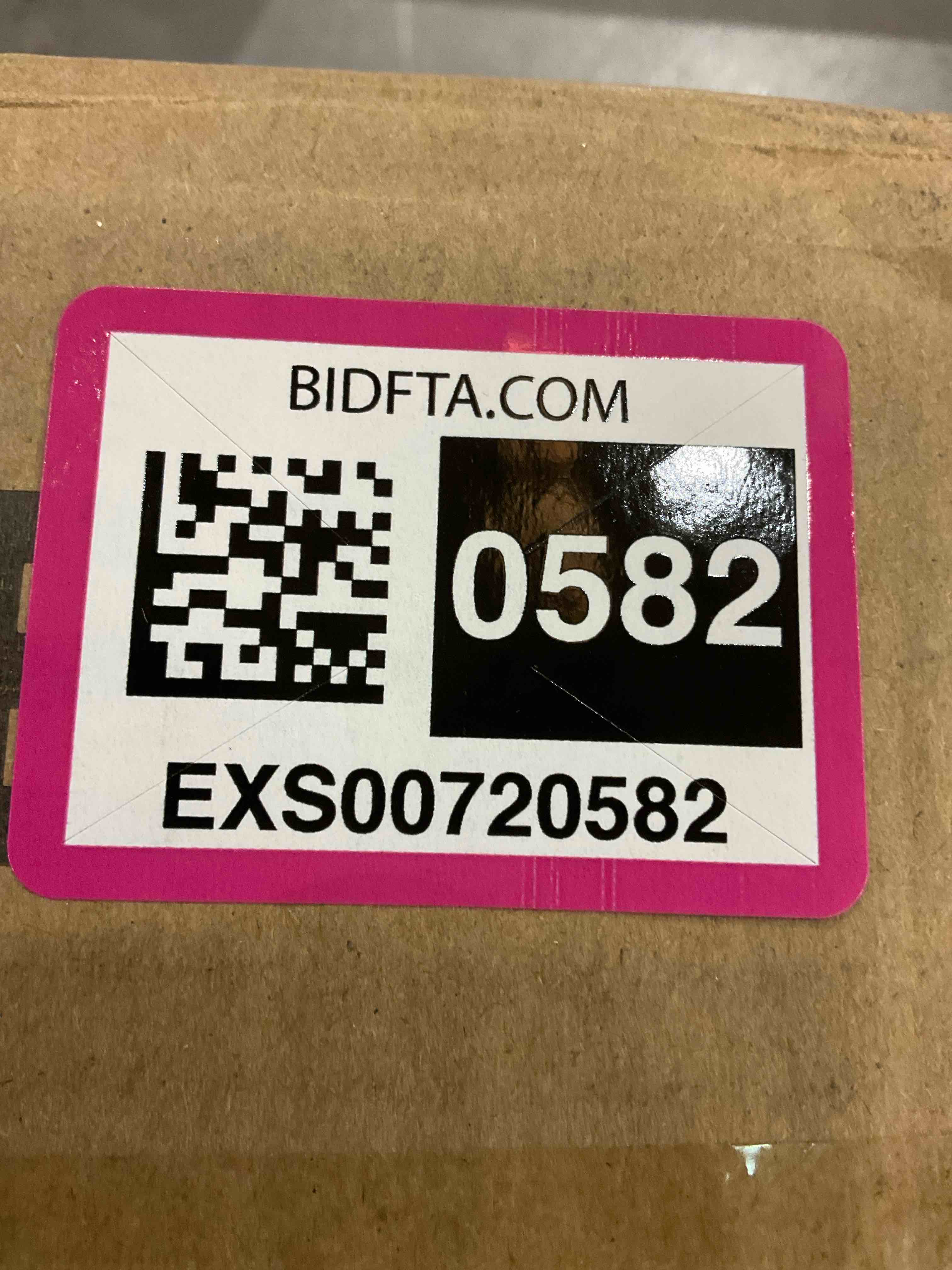 https://s3.amazonaws.com/lotting-images-prod/bidfta/EXS00720582_1703181767191.jpeg